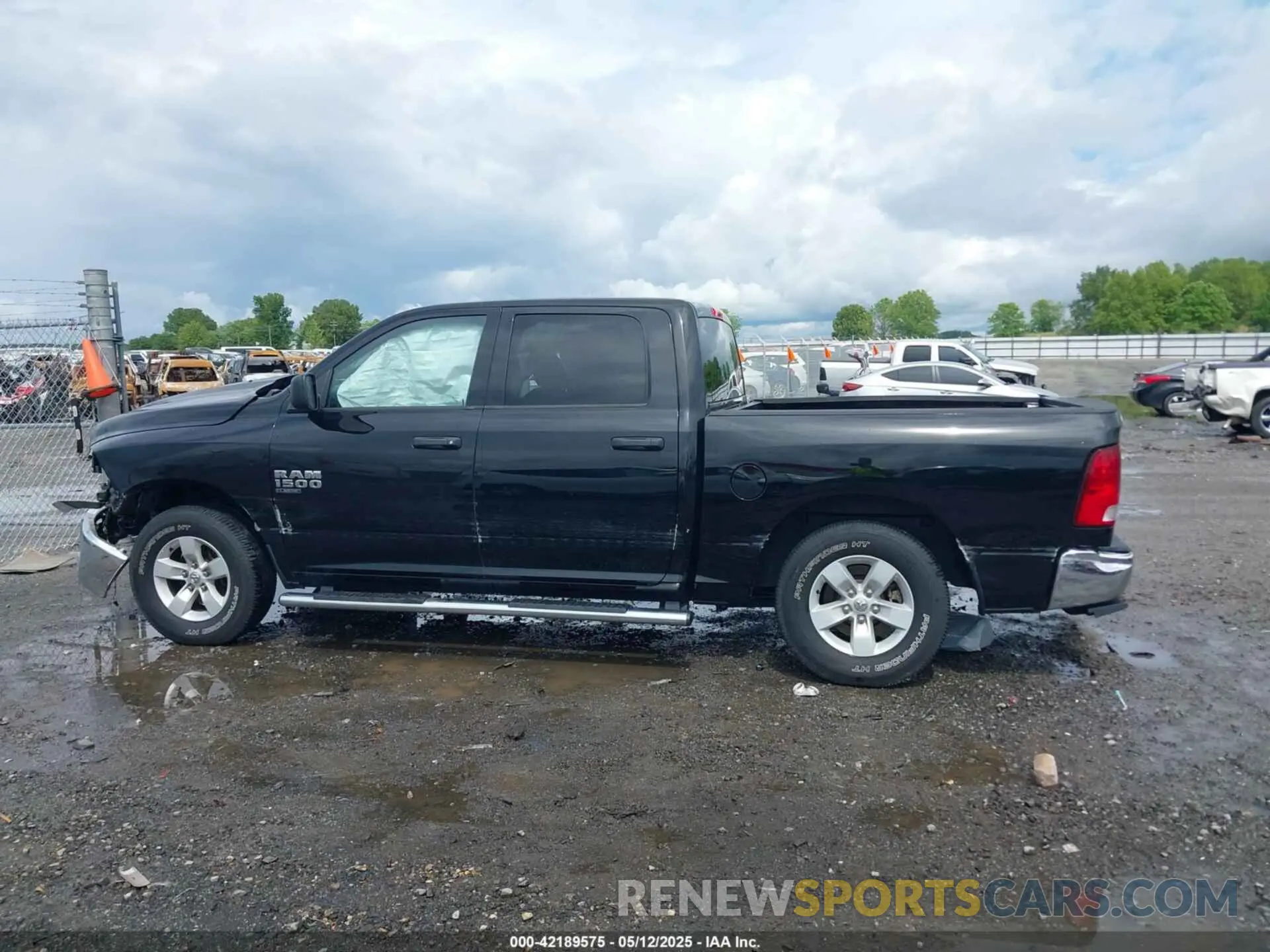 14 Photograph of a damaged car 1C6RR6KG5KS726803 RAM 1500 CLASSIC 2019
