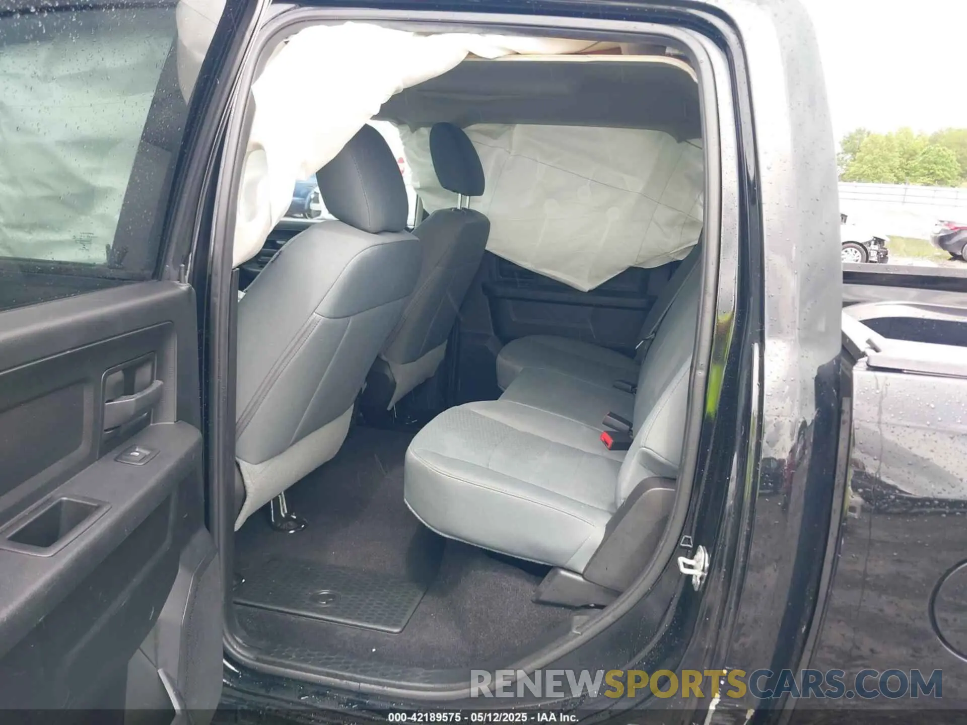 8 Photograph of a damaged car 1C6RR6KG5KS726803 RAM 1500 CLASSIC 2019