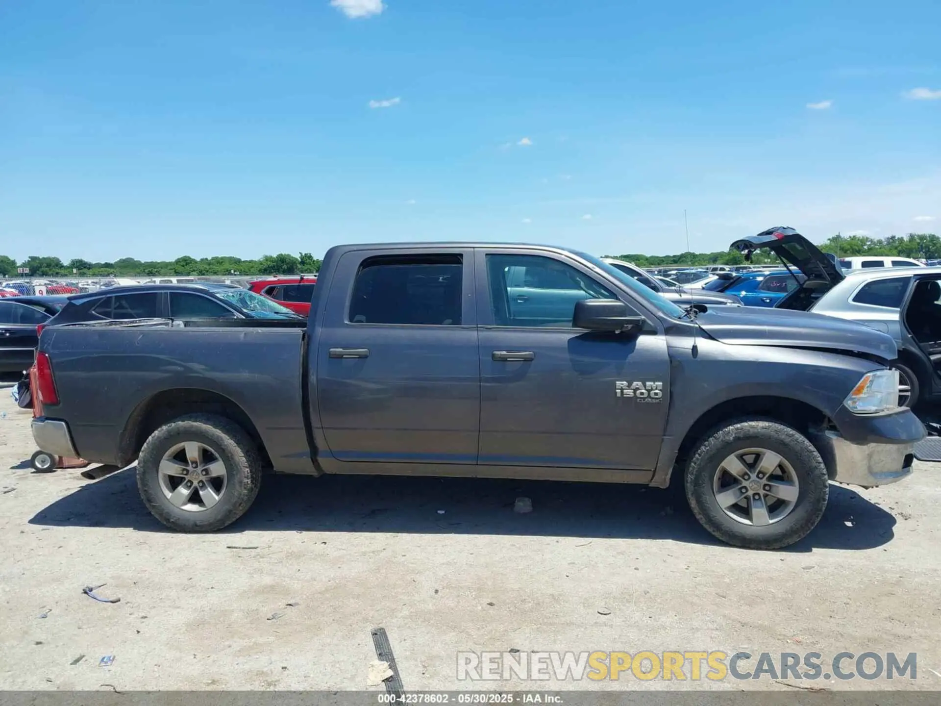 13 Photograph of a damaged car 1C6RR6KG9KS500229 RAM 1500 CLASSIC 2019