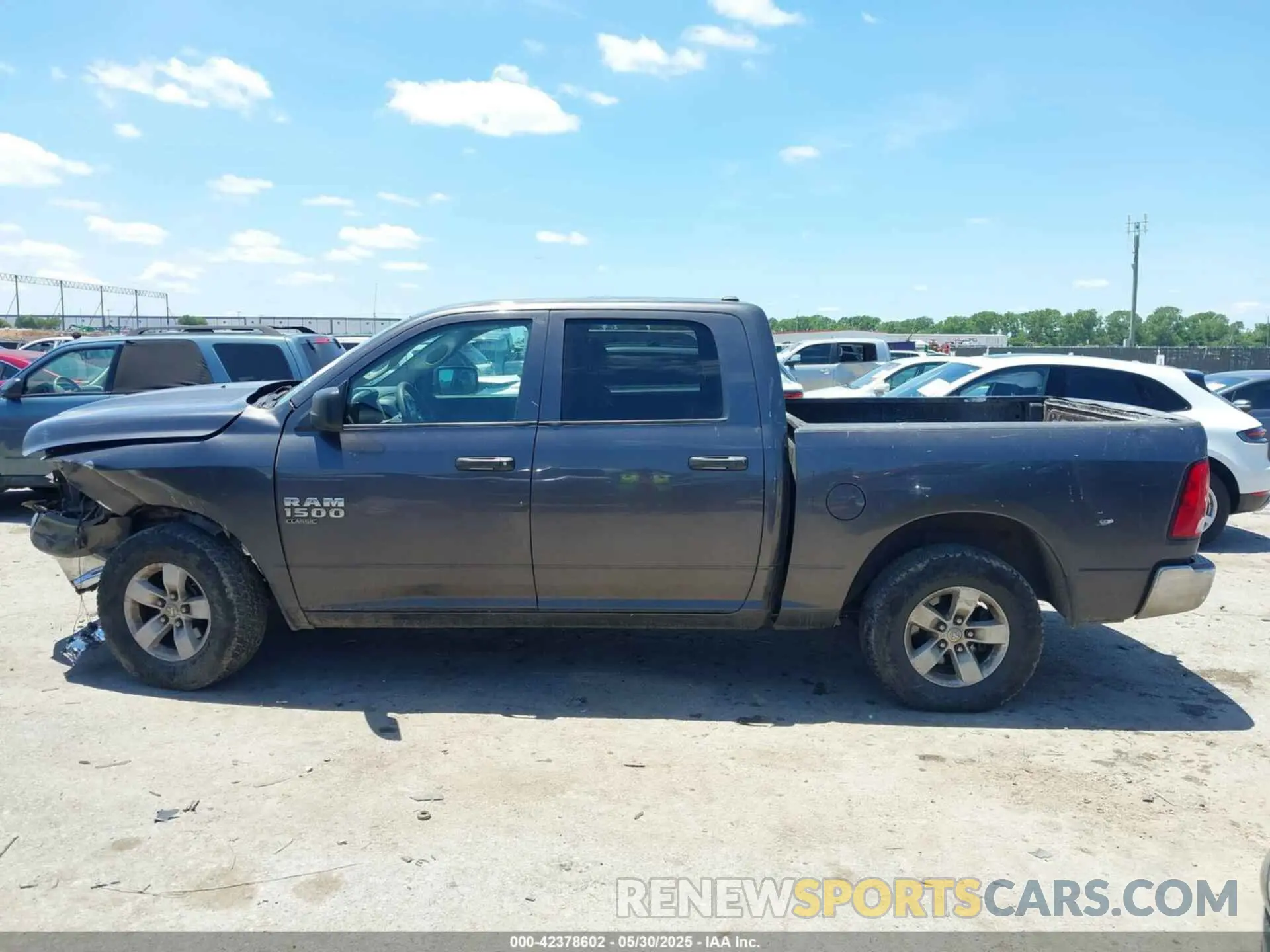14 Photograph of a damaged car 1C6RR6KG9KS500229 RAM 1500 CLASSIC 2019