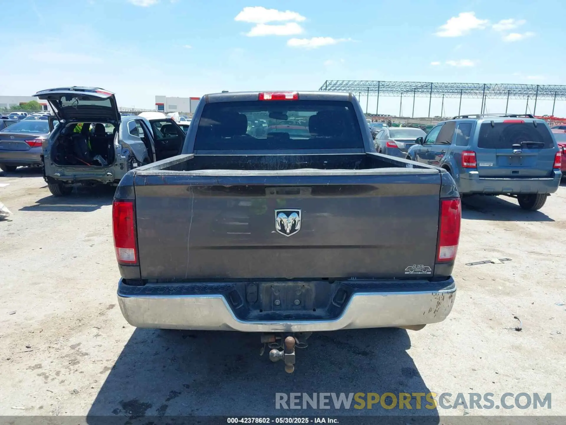 16 Photograph of a damaged car 1C6RR6KG9KS500229 RAM 1500 CLASSIC 2019