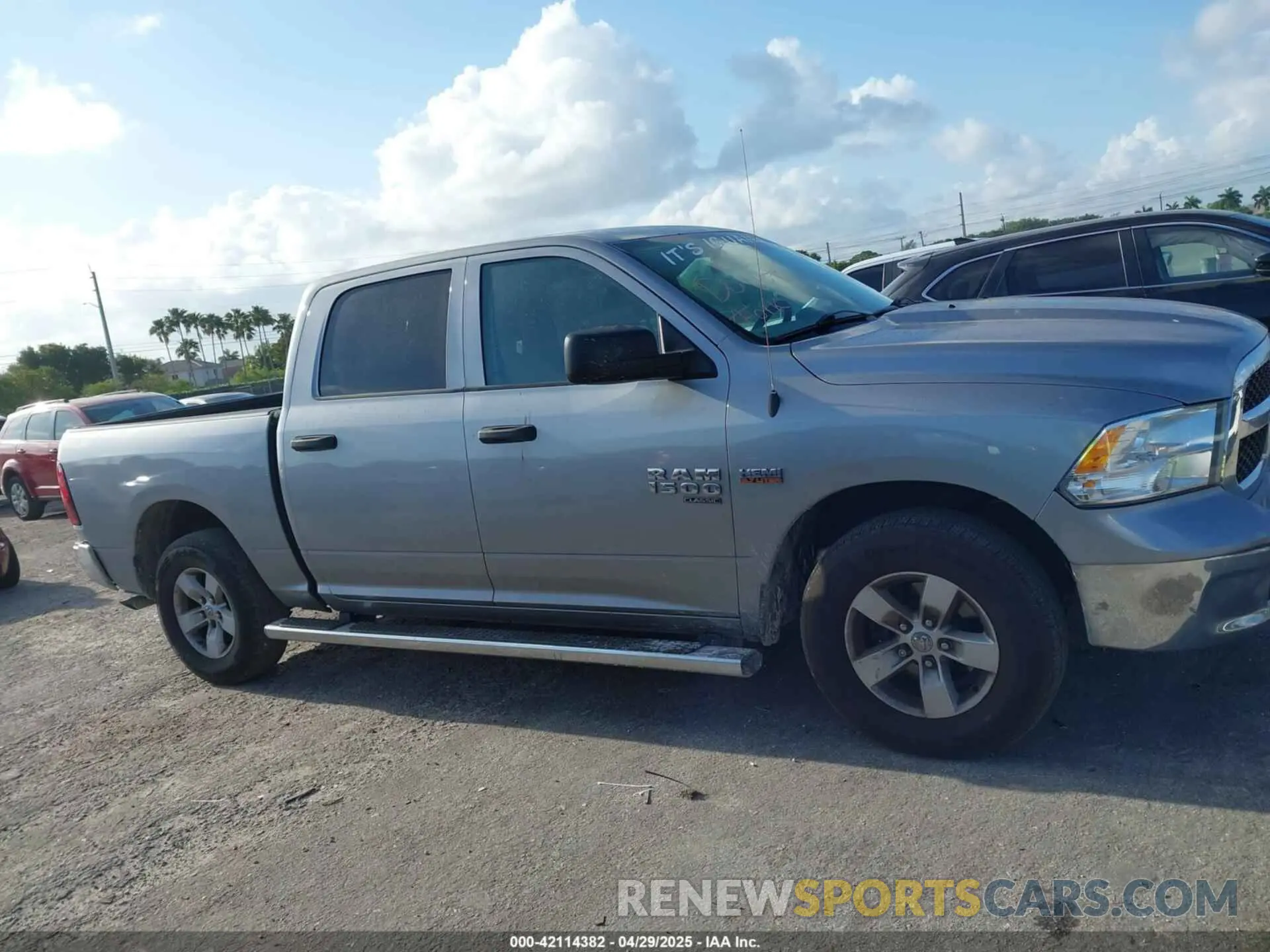13 Photograph of a damaged car 1C6RR6KT1KS746771 RAM 1500 CLASSIC 2019