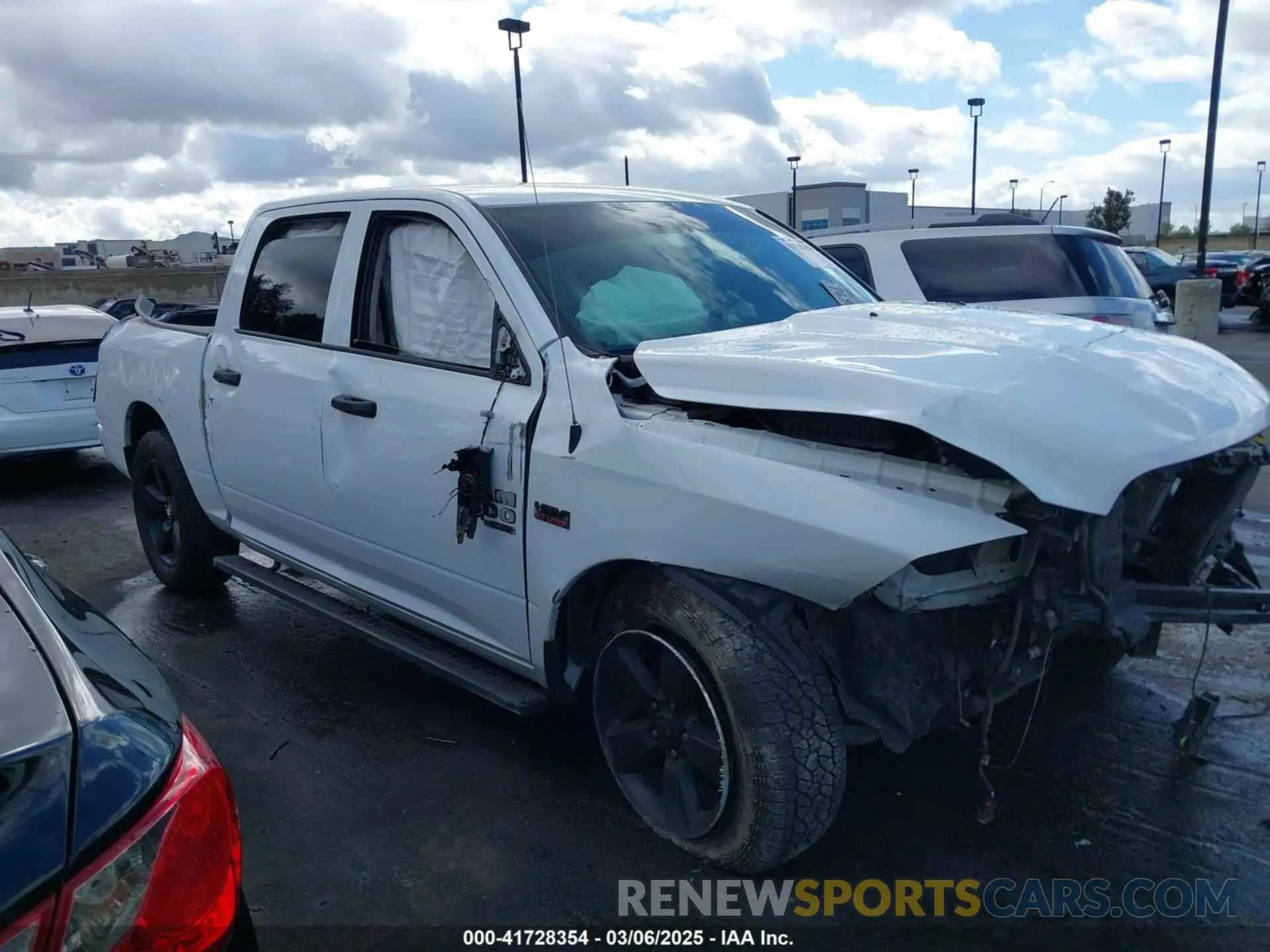 14 Photograph of a damaged car 1C6RR6KT4KS521048 RAM 1500 CLASSIC 2019