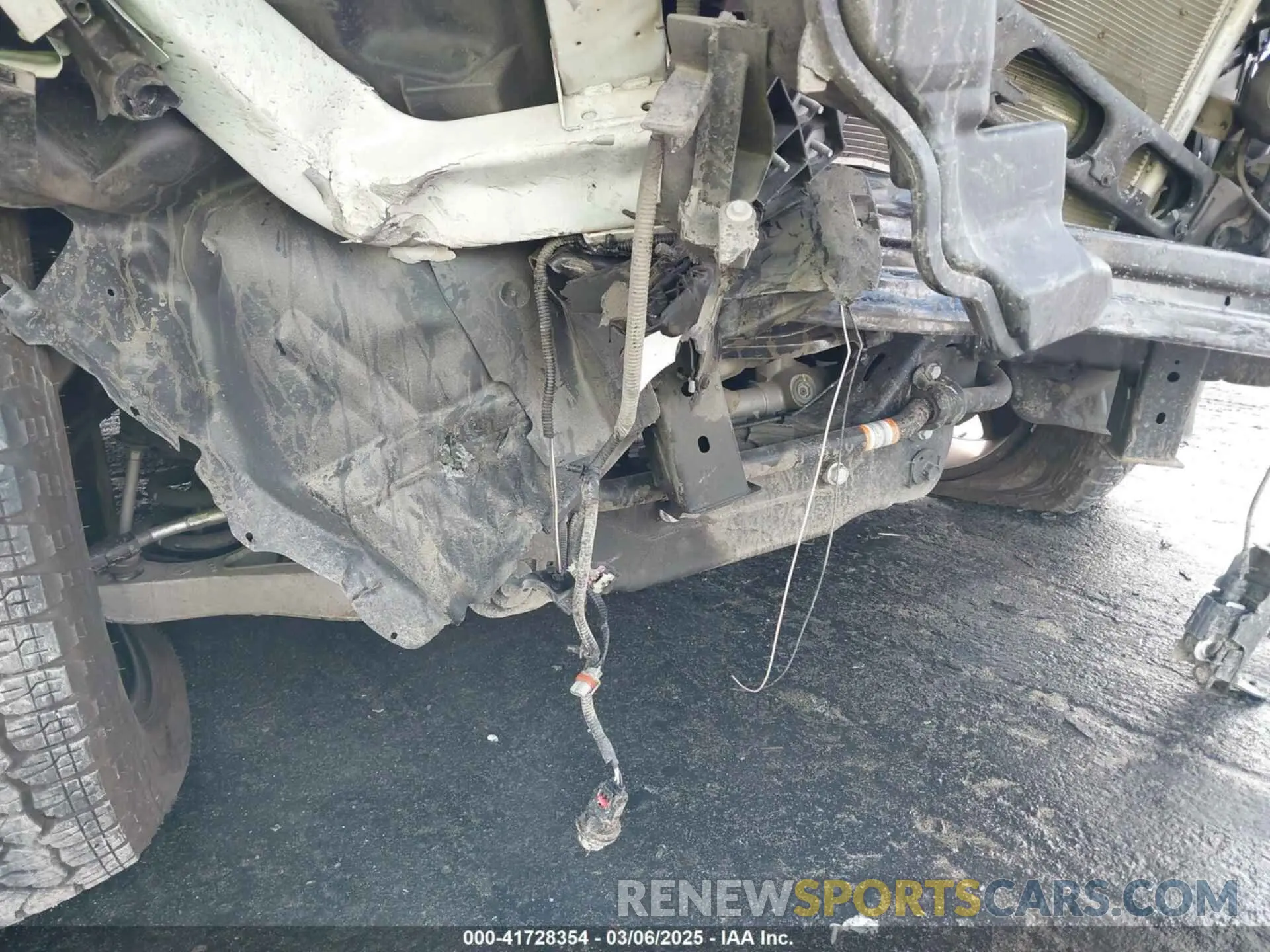 18 Photograph of a damaged car 1C6RR6KT4KS521048 RAM 1500 CLASSIC 2019