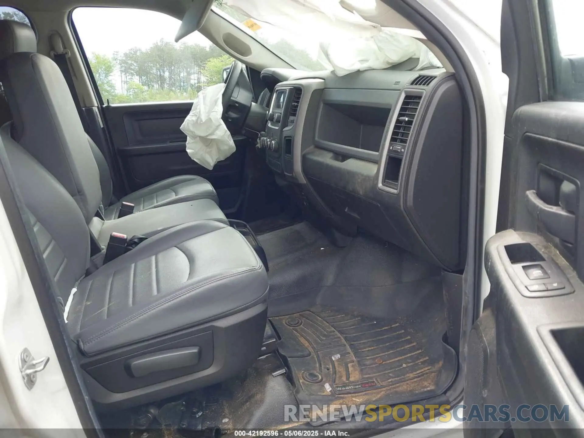 5 Photograph of a damaged car 1C6RR6KT7KS600679 RAM 1500 CLASSIC 2019