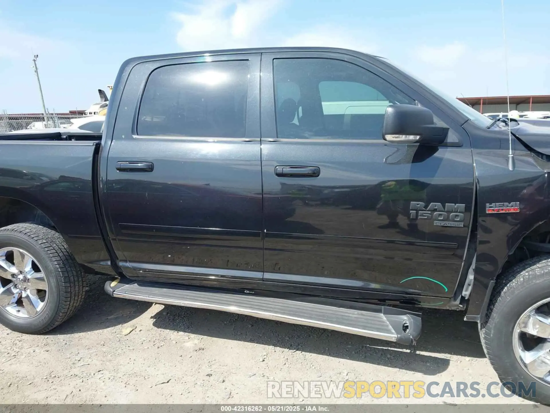 13 Photograph of a damaged car 1C6RR6LT0KS539223 RAM 1500 CLASSIC 2019
