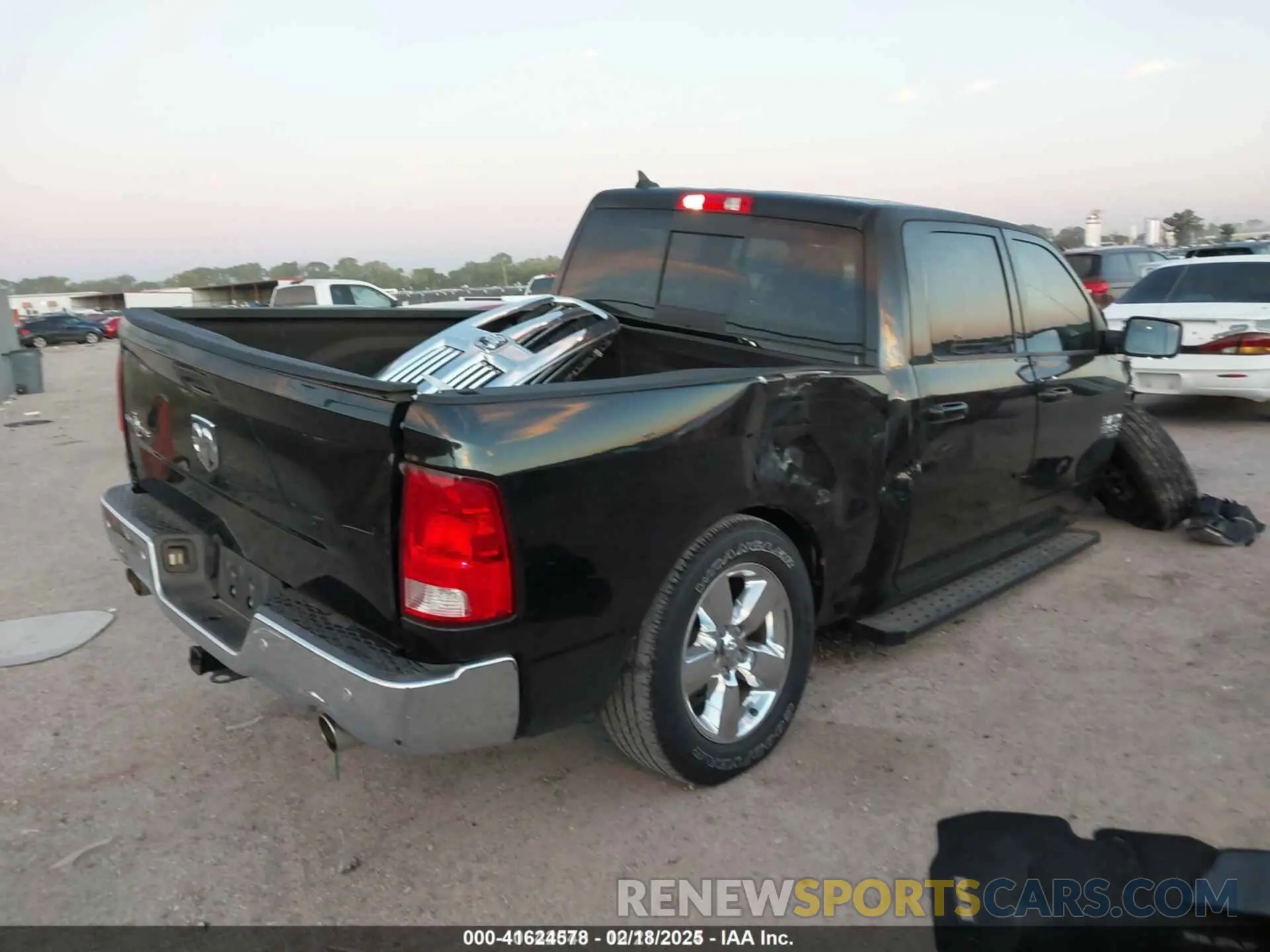 4 Photograph of a damaged car 1C6RR6LT2KS564298 RAM 1500 CLASSIC 2019