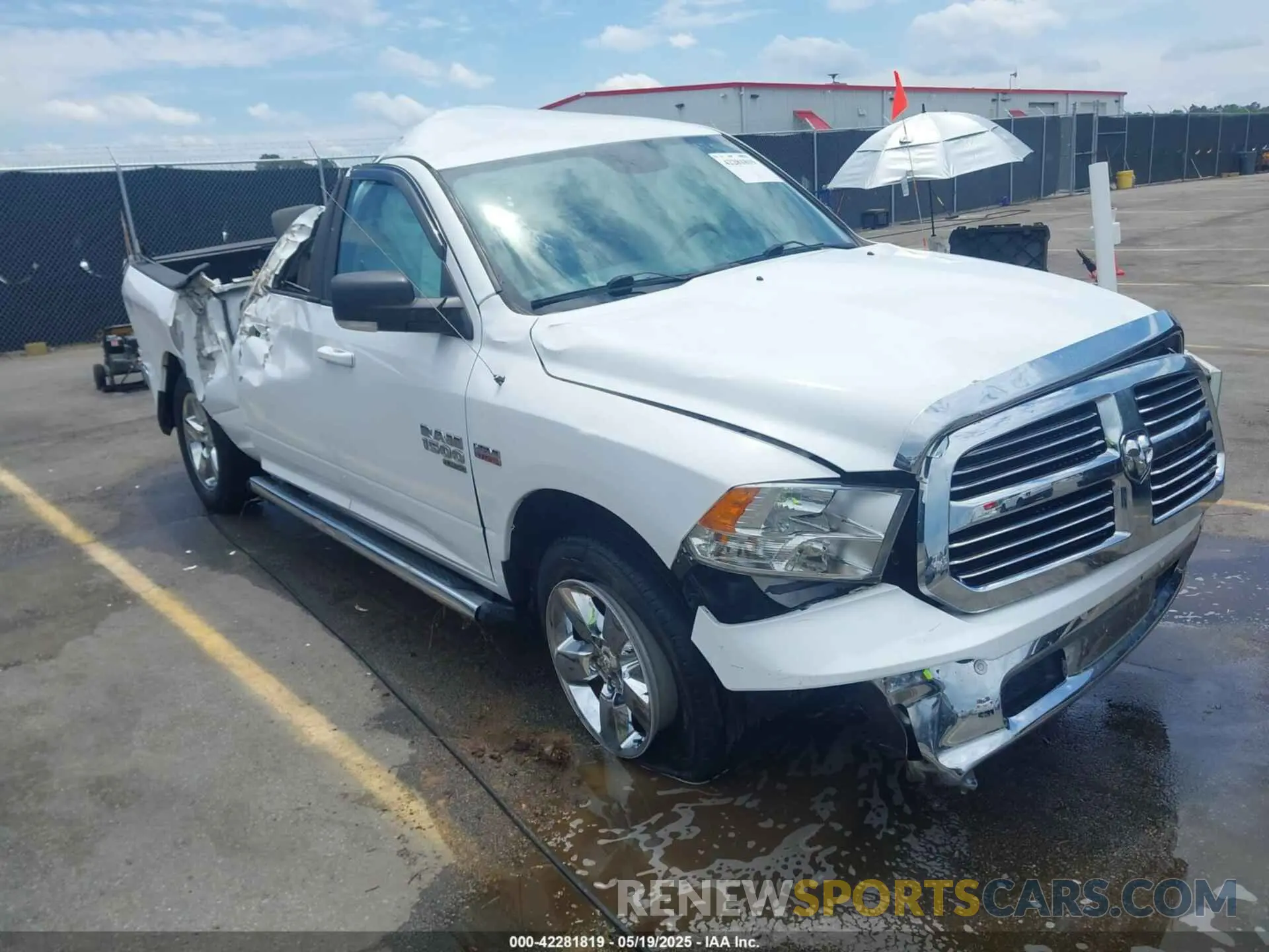 1 Photograph of a damaged car 1C6RR6LT2KS619557 RAM 1500 CLASSIC 2019