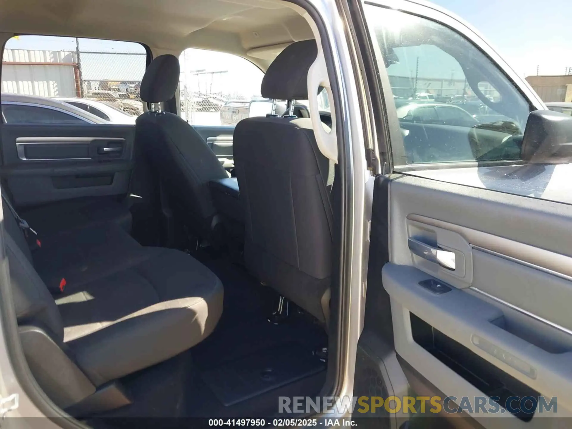 8 Photograph of a damaged car 1C6RR6LT2KS709386 RAM 1500 CLASSIC 2019