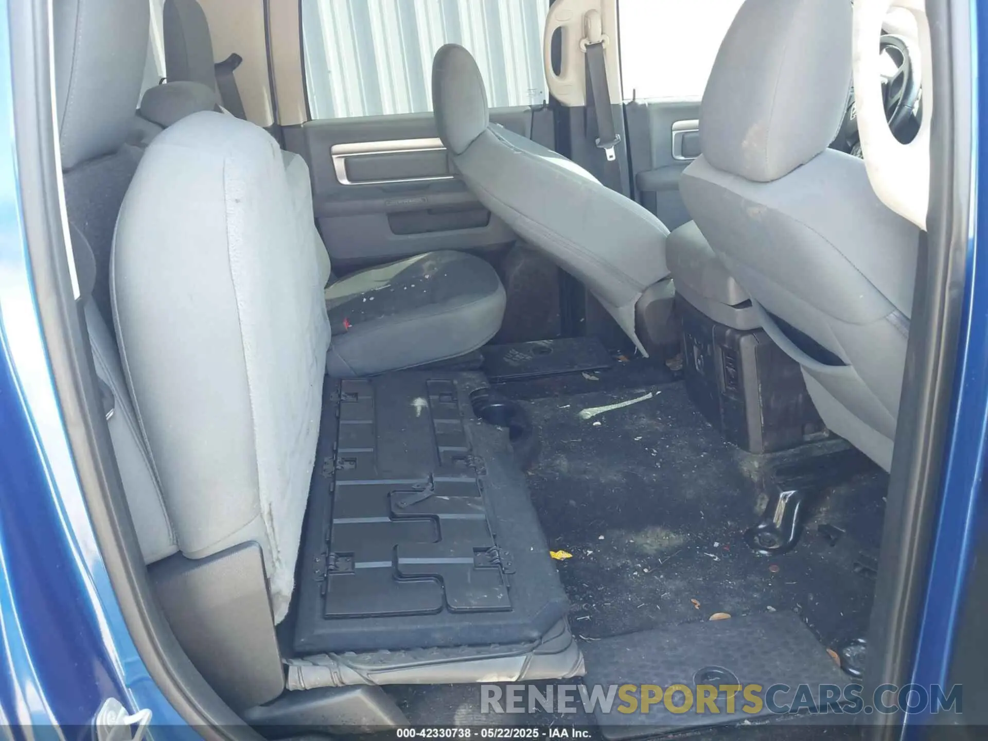 8 Photograph of a damaged car 1C6RR6LT3KS673689 RAM 1500 CLASSIC 2019