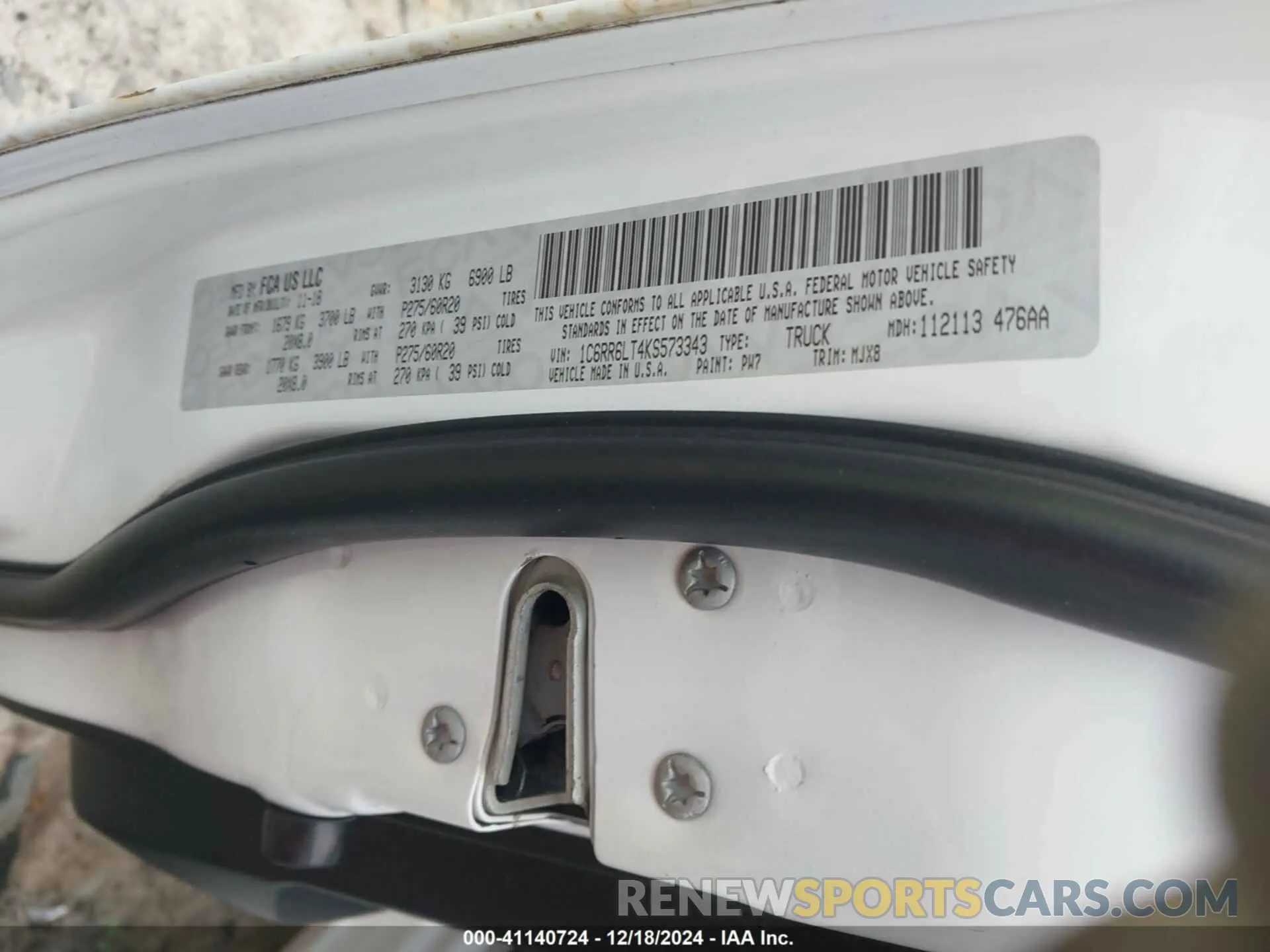 9 Photograph of a damaged car 1C6RR6LT4KS573343 RAM 1500 CLASSIC 2019