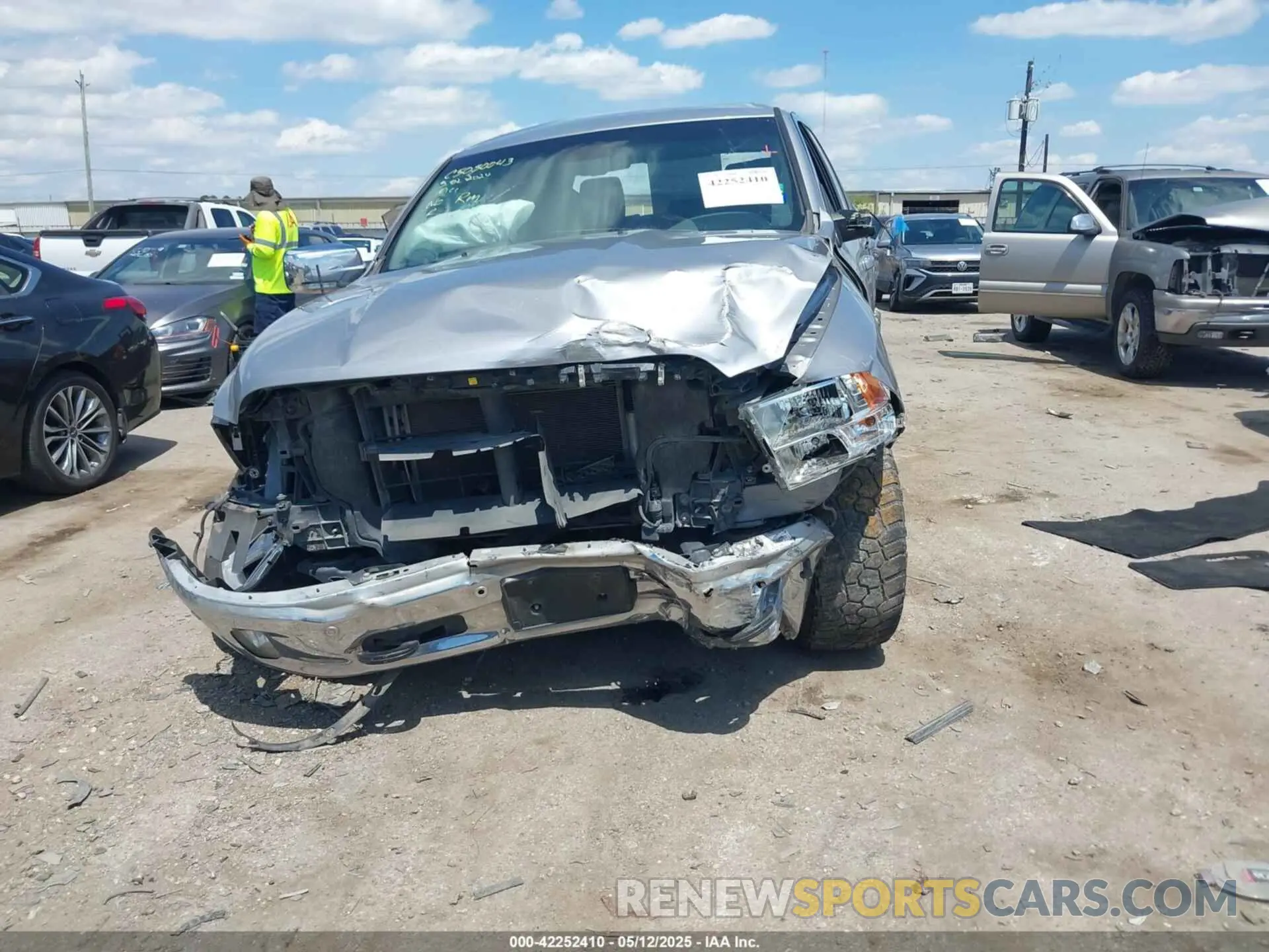 6 Photograph of a damaged car 1C6RR6LT4KS604798 RAM 1500 CLASSIC 2019