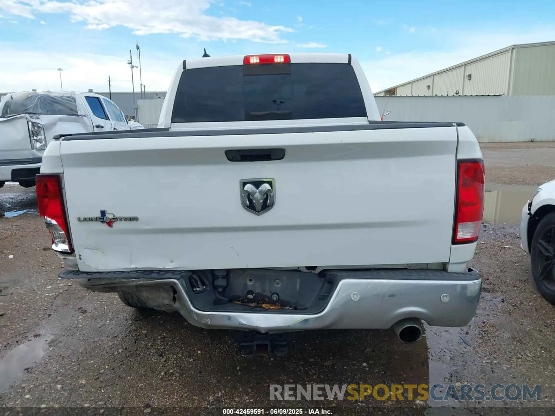 16 Photograph of a damaged car 1C6RR6LT5KS573626 RAM 1500 CLASSIC 2019