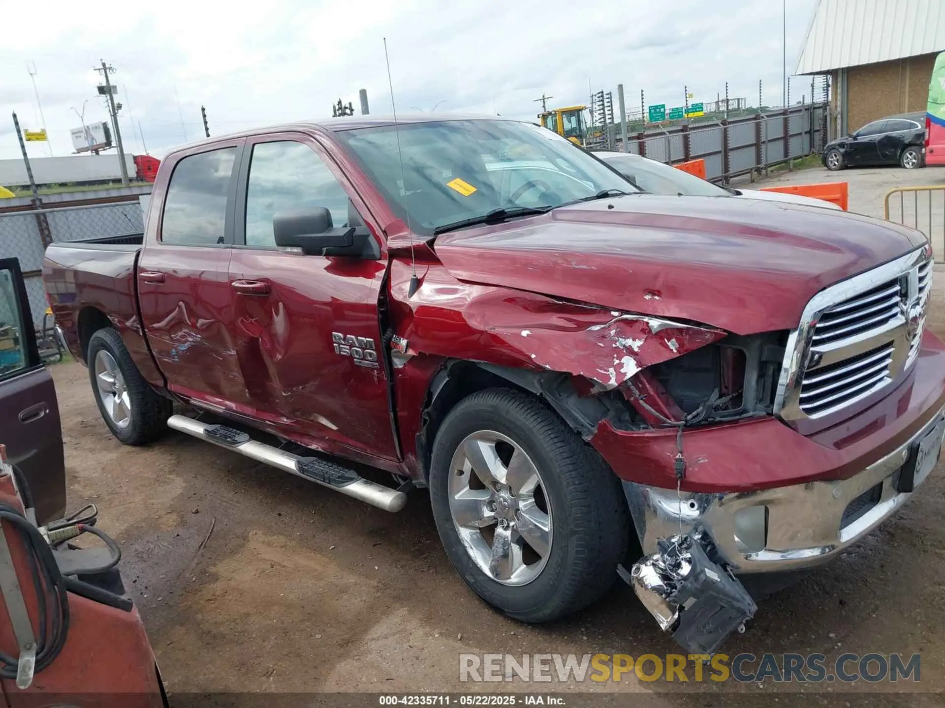 13 Photograph of a damaged car 1C6RR6LT7KS529739 RAM 1500 CLASSIC 2019