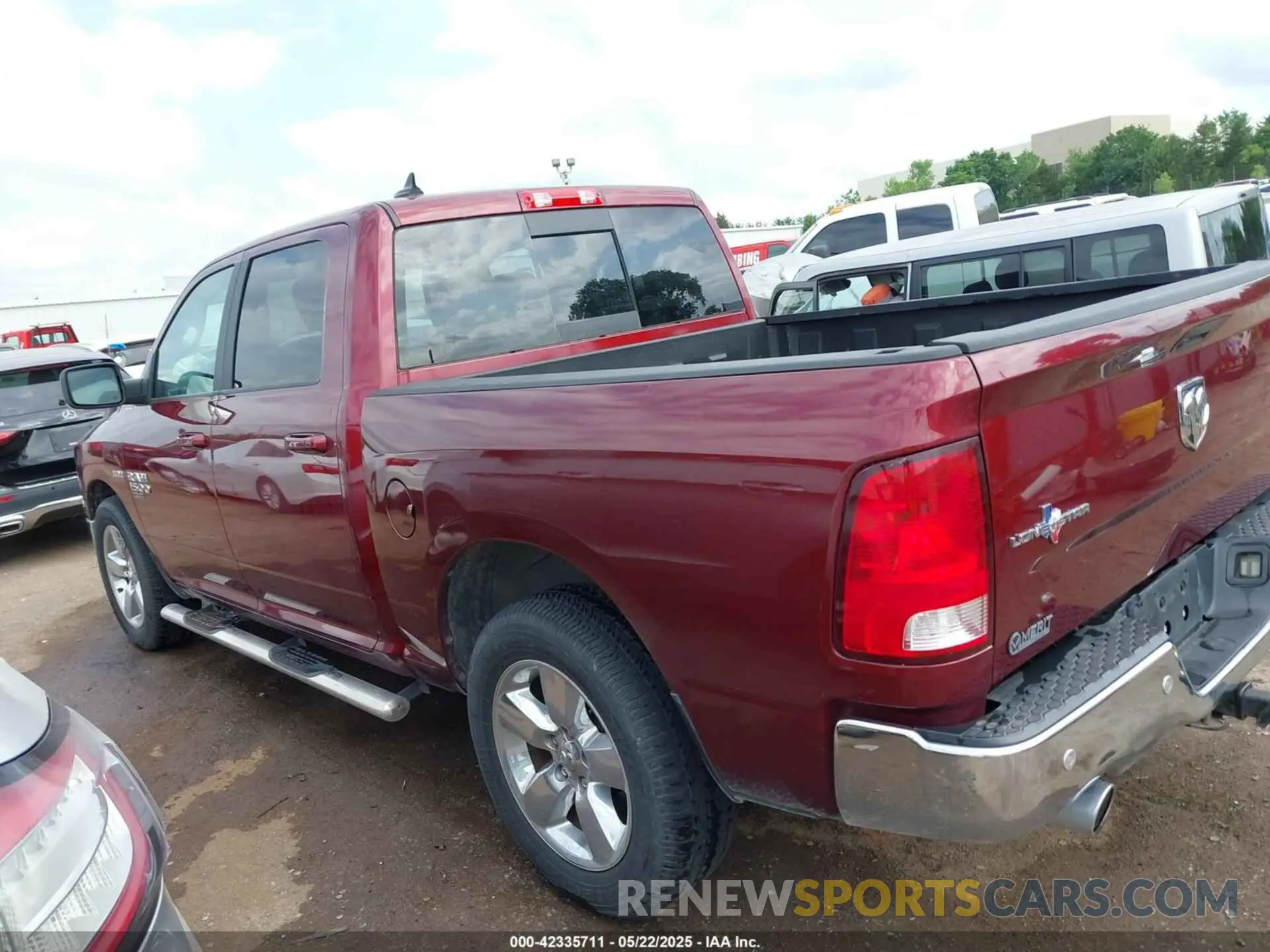 14 Photograph of a damaged car 1C6RR6LT7KS529739 RAM 1500 CLASSIC 2019