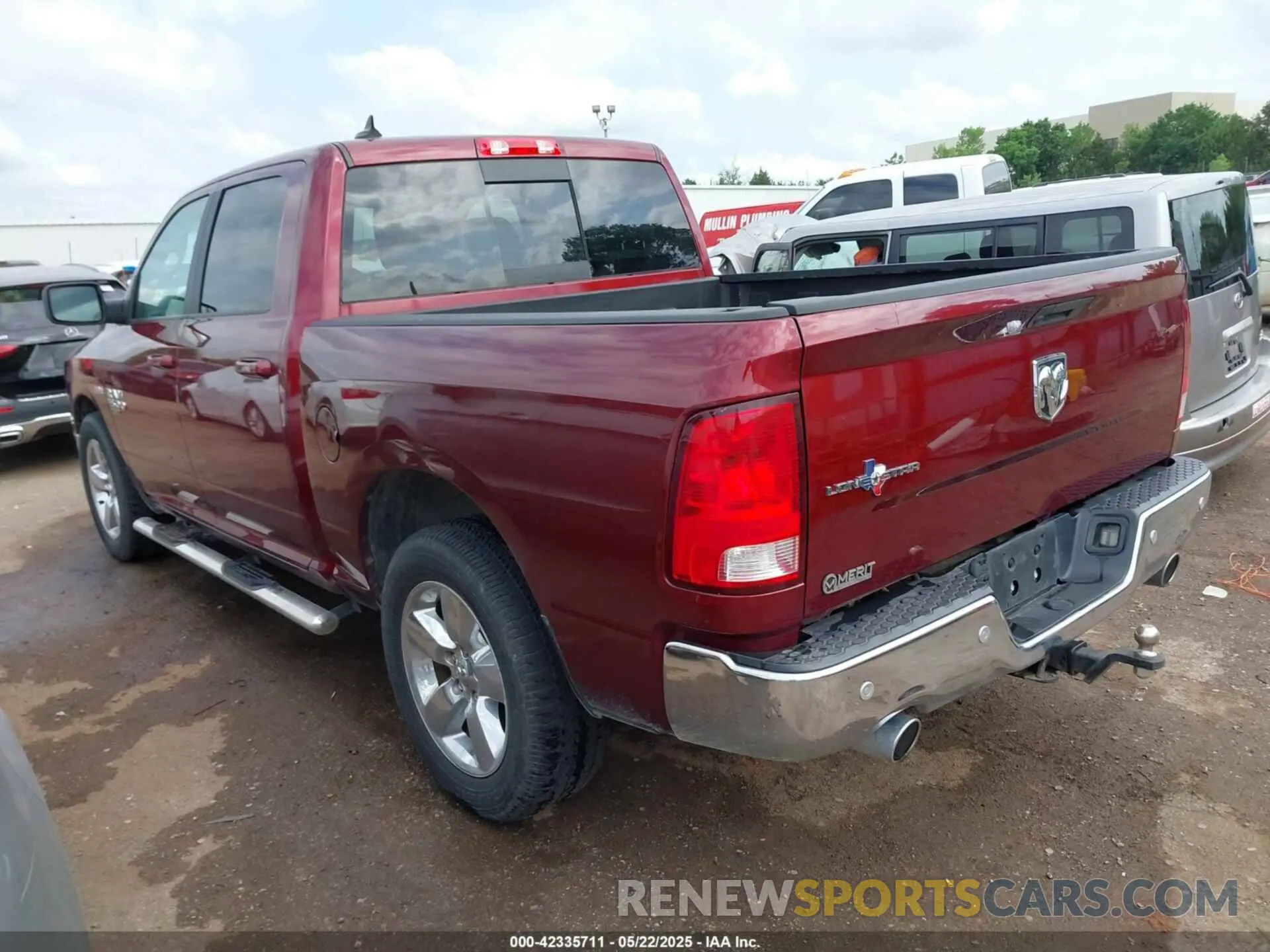3 Photograph of a damaged car 1C6RR6LT7KS529739 RAM 1500 CLASSIC 2019