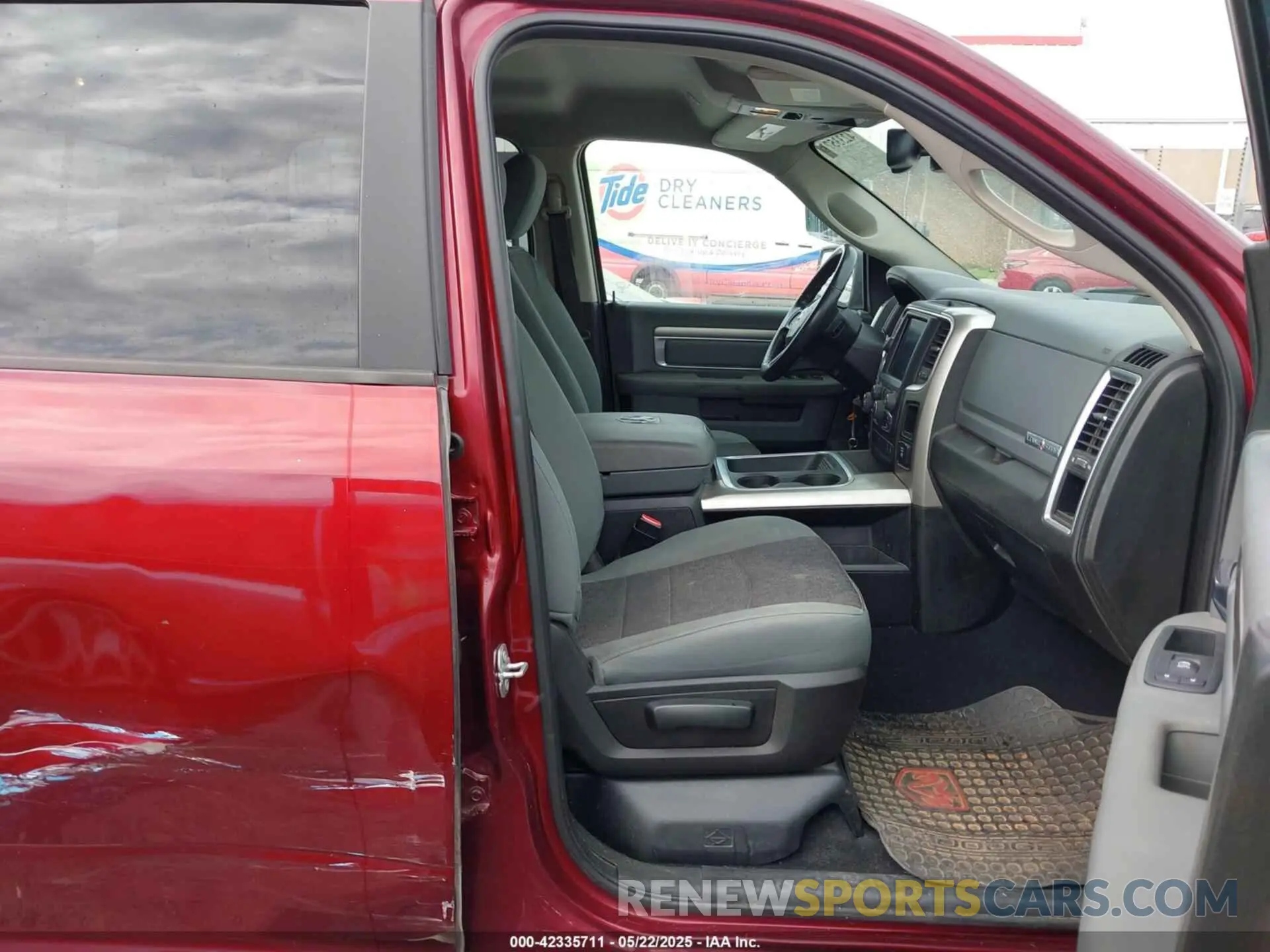 5 Photograph of a damaged car 1C6RR6LT7KS529739 RAM 1500 CLASSIC 2019