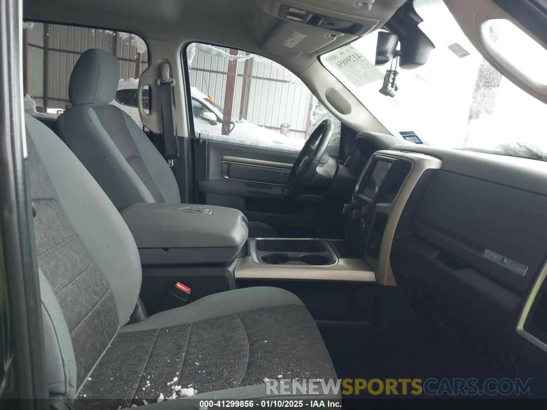5 Photograph of a damaged car 1C6RR6LT7KS539154 RAM 1500 CLASSIC 2019