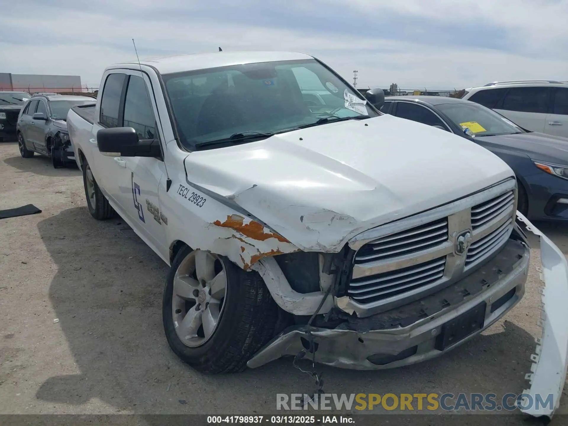 1 Photograph of a damaged car 1C6RR6LT7KS564197 RAM 1500 CLASSIC 2019