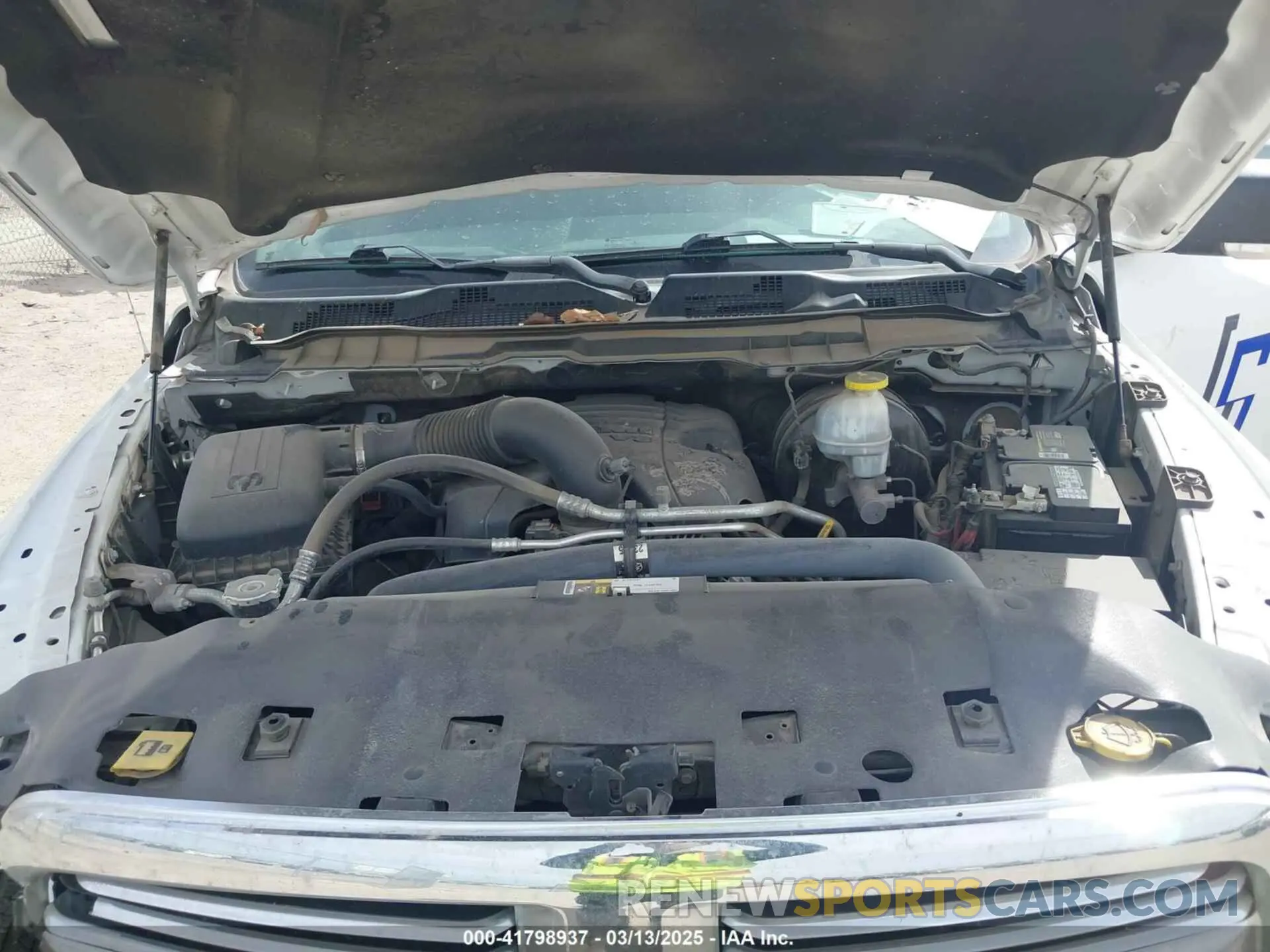 10 Photograph of a damaged car 1C6RR6LT7KS564197 RAM 1500 CLASSIC 2019