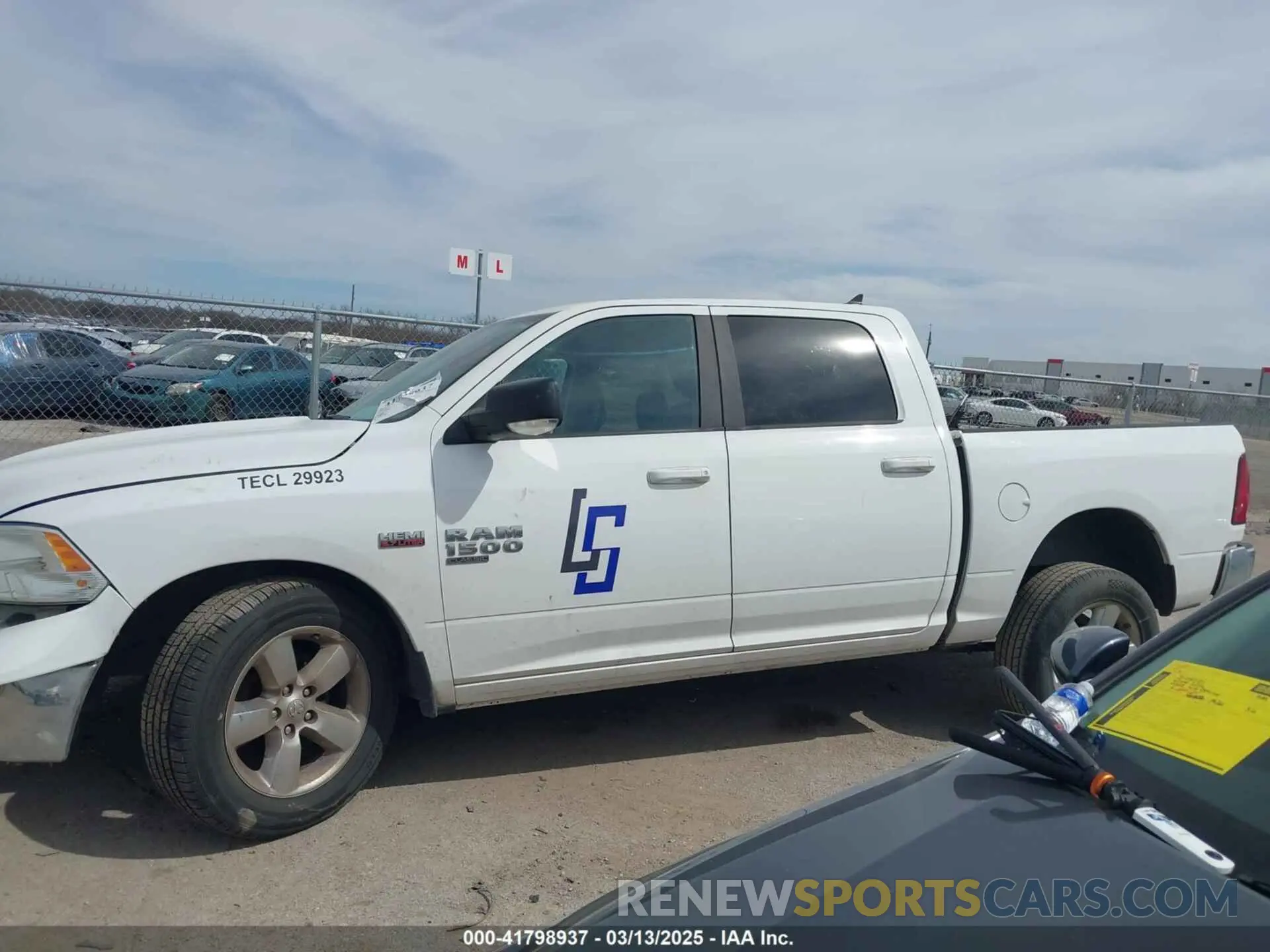 13 Photograph of a damaged car 1C6RR6LT7KS564197 RAM 1500 CLASSIC 2019