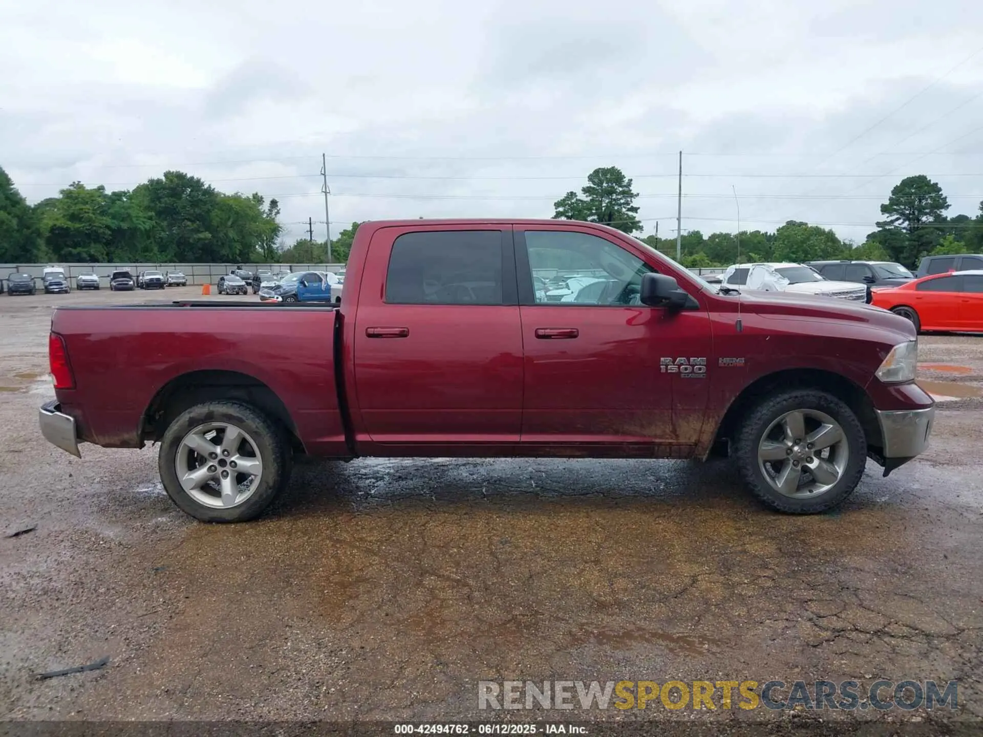 13 Photograph of a damaged car 1C6RR6LT8KS521598 RAM 1500 CLASSIC 2019