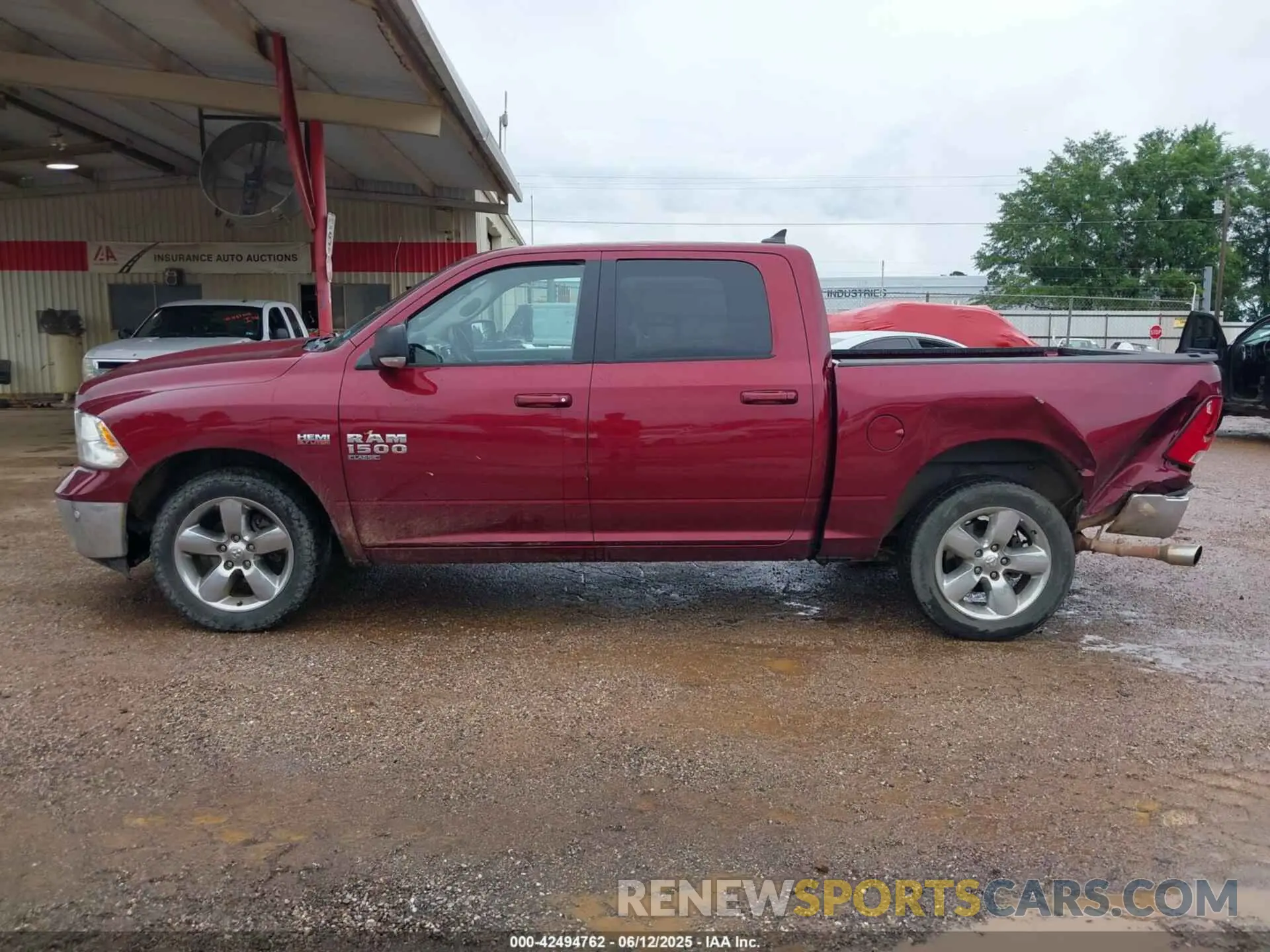14 Photograph of a damaged car 1C6RR6LT8KS521598 RAM 1500 CLASSIC 2019