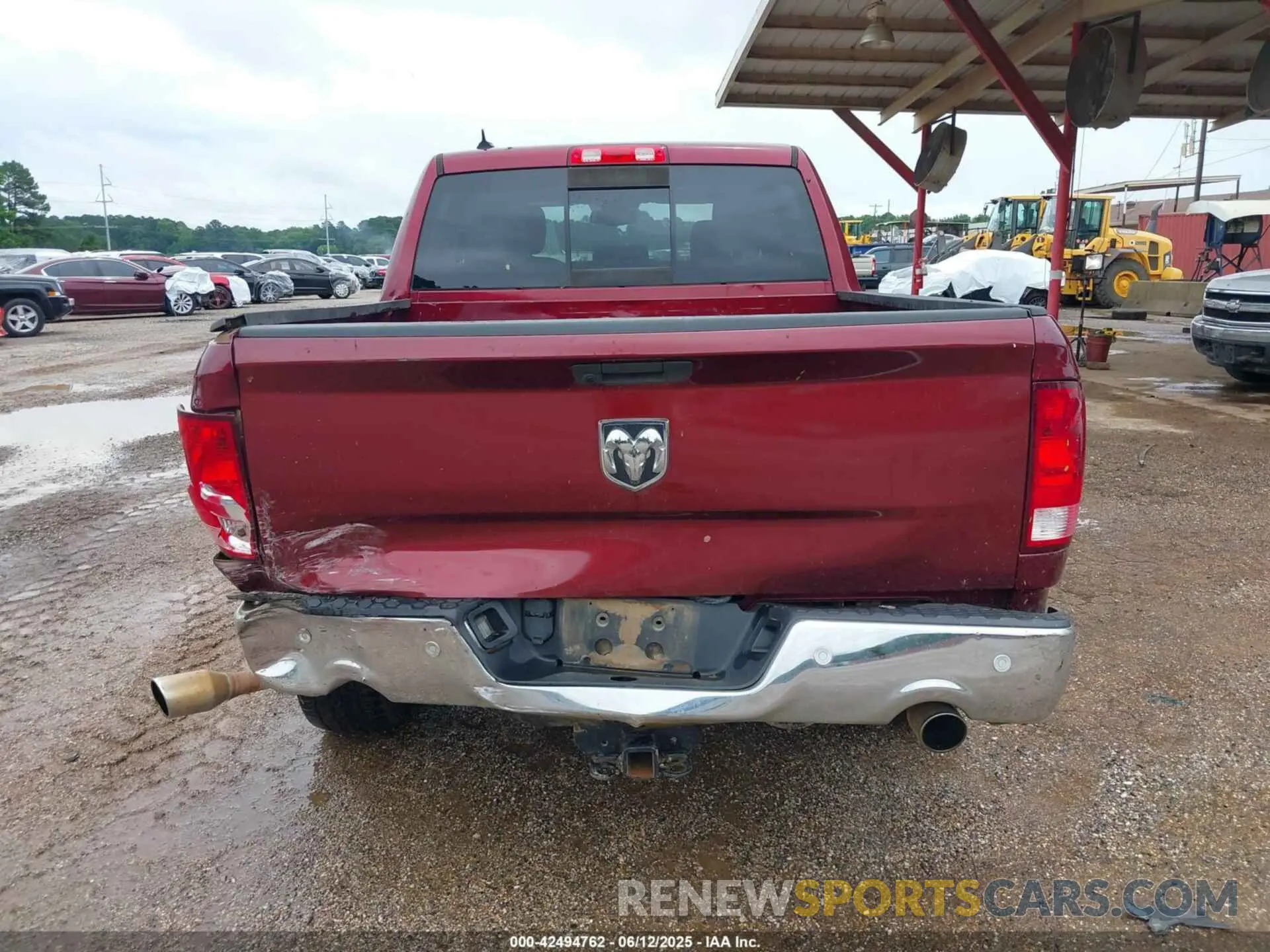 16 Photograph of a damaged car 1C6RR6LT8KS521598 RAM 1500 CLASSIC 2019