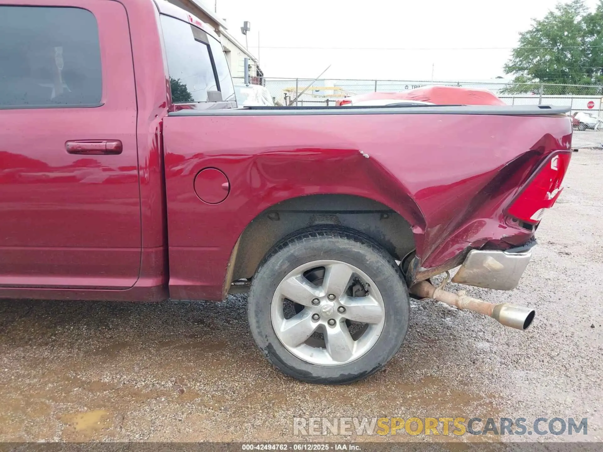 17 Photograph of a damaged car 1C6RR6LT8KS521598 RAM 1500 CLASSIC 2019