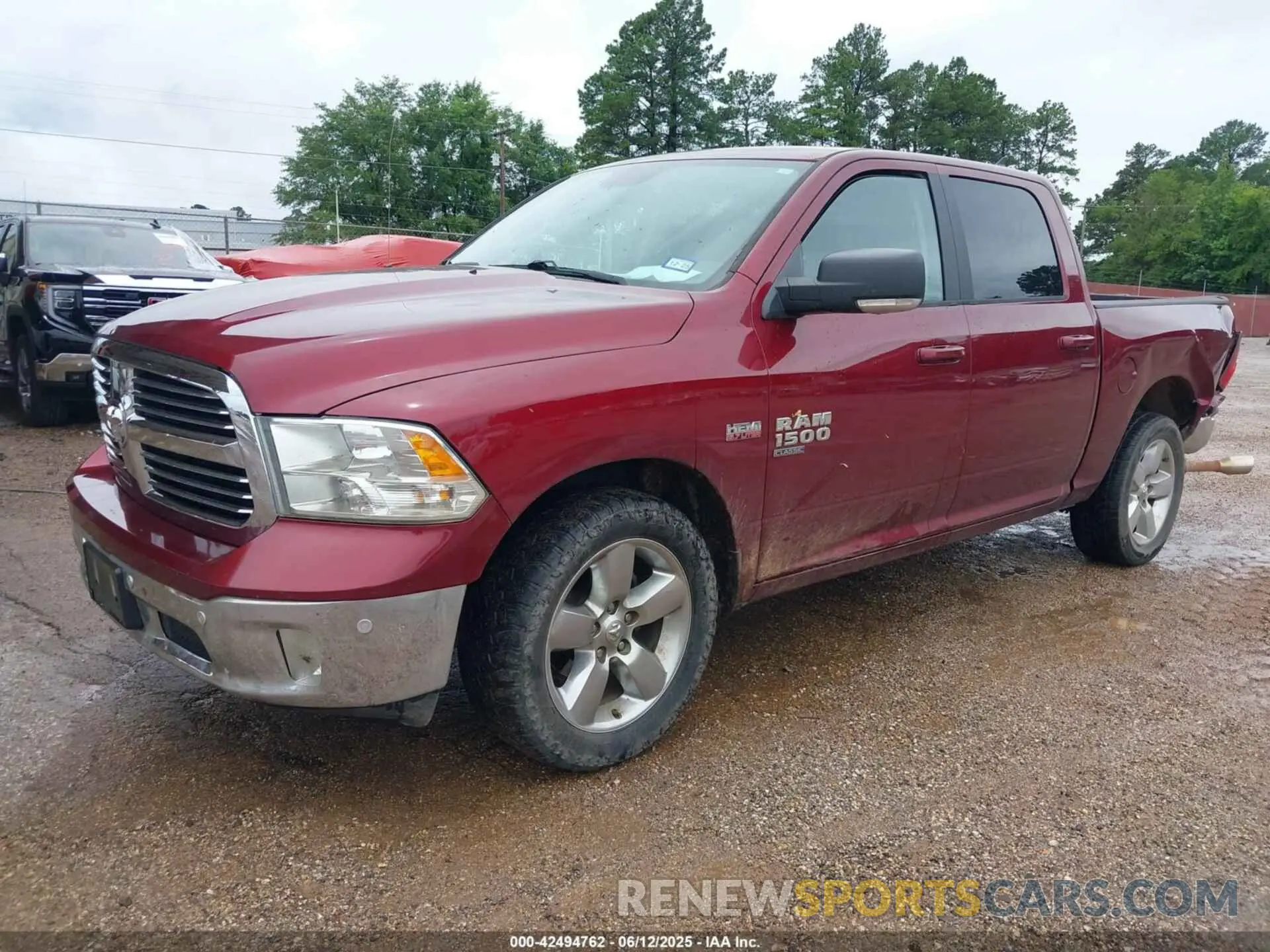 2 Photograph of a damaged car 1C6RR6LT8KS521598 RAM 1500 CLASSIC 2019