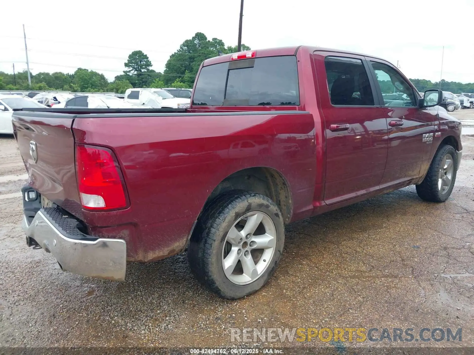 4 Photograph of a damaged car 1C6RR6LT8KS521598 RAM 1500 CLASSIC 2019