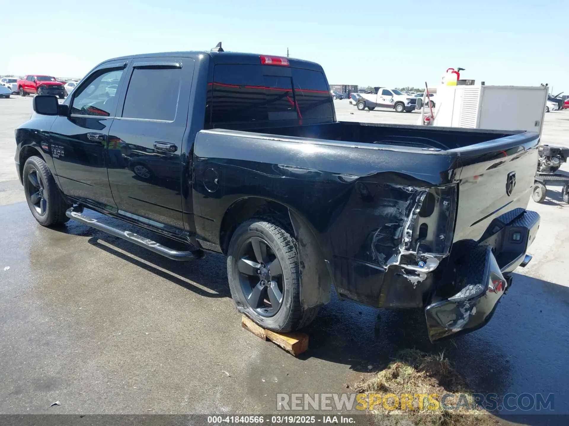 3 Photograph of a damaged car 1C6RR6LT8KS640753 RAM 1500 CLASSIC 2019