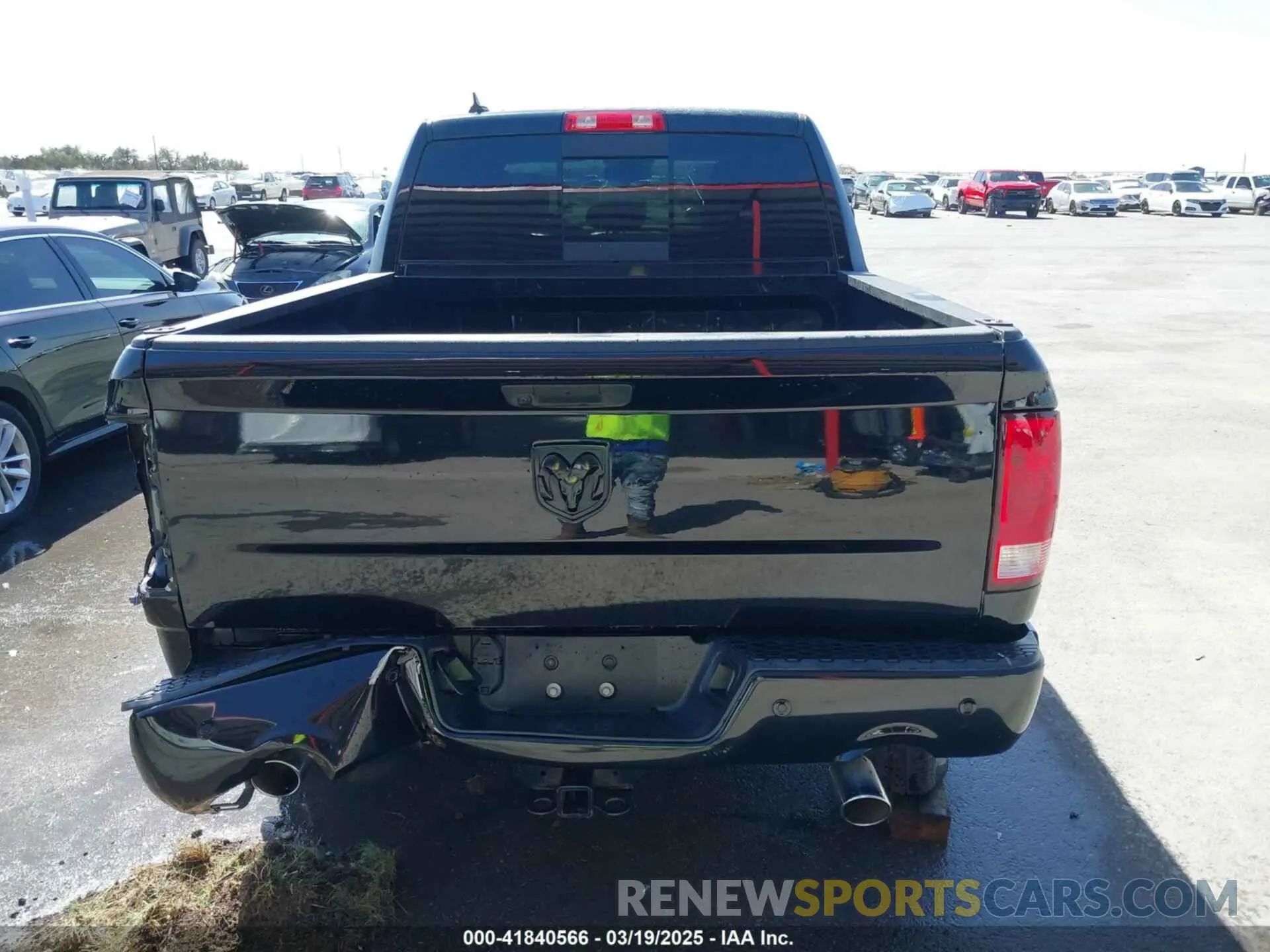 6 Photograph of a damaged car 1C6RR6LT8KS640753 RAM 1500 CLASSIC 2019