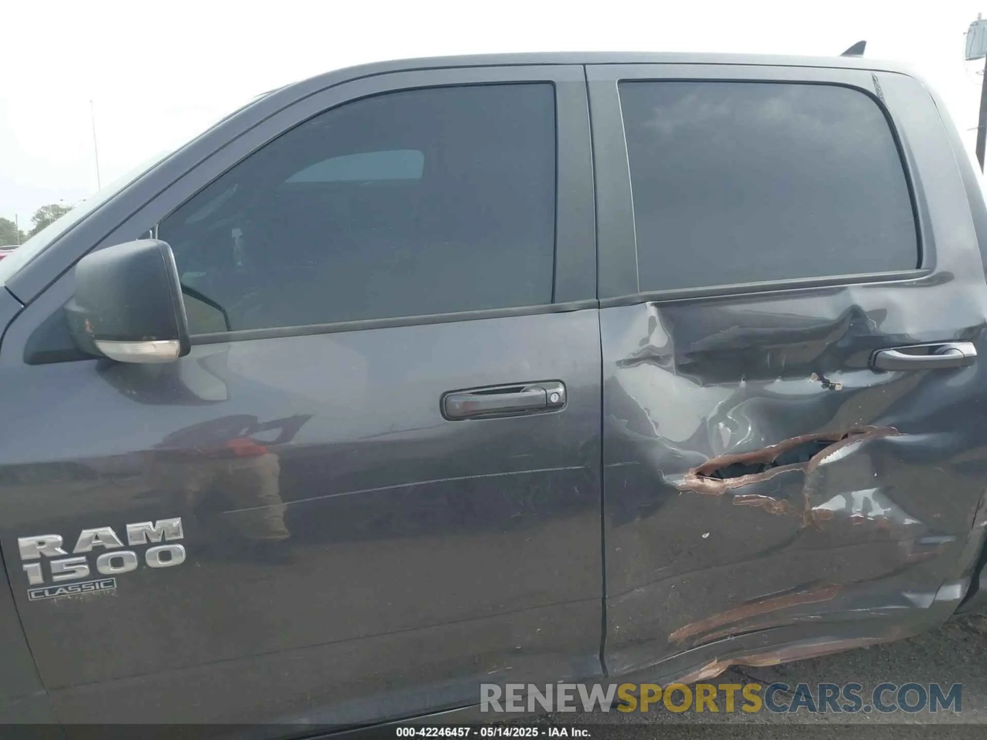 14 Photograph of a damaged car 1C6RR6LT9KS539625 RAM 1500 CLASSIC 2019