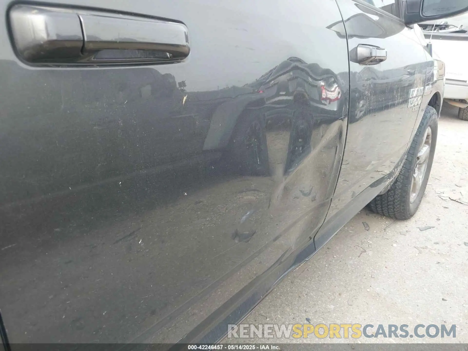 6 Photograph of a damaged car 1C6RR6LT9KS539625 RAM 1500 CLASSIC 2019