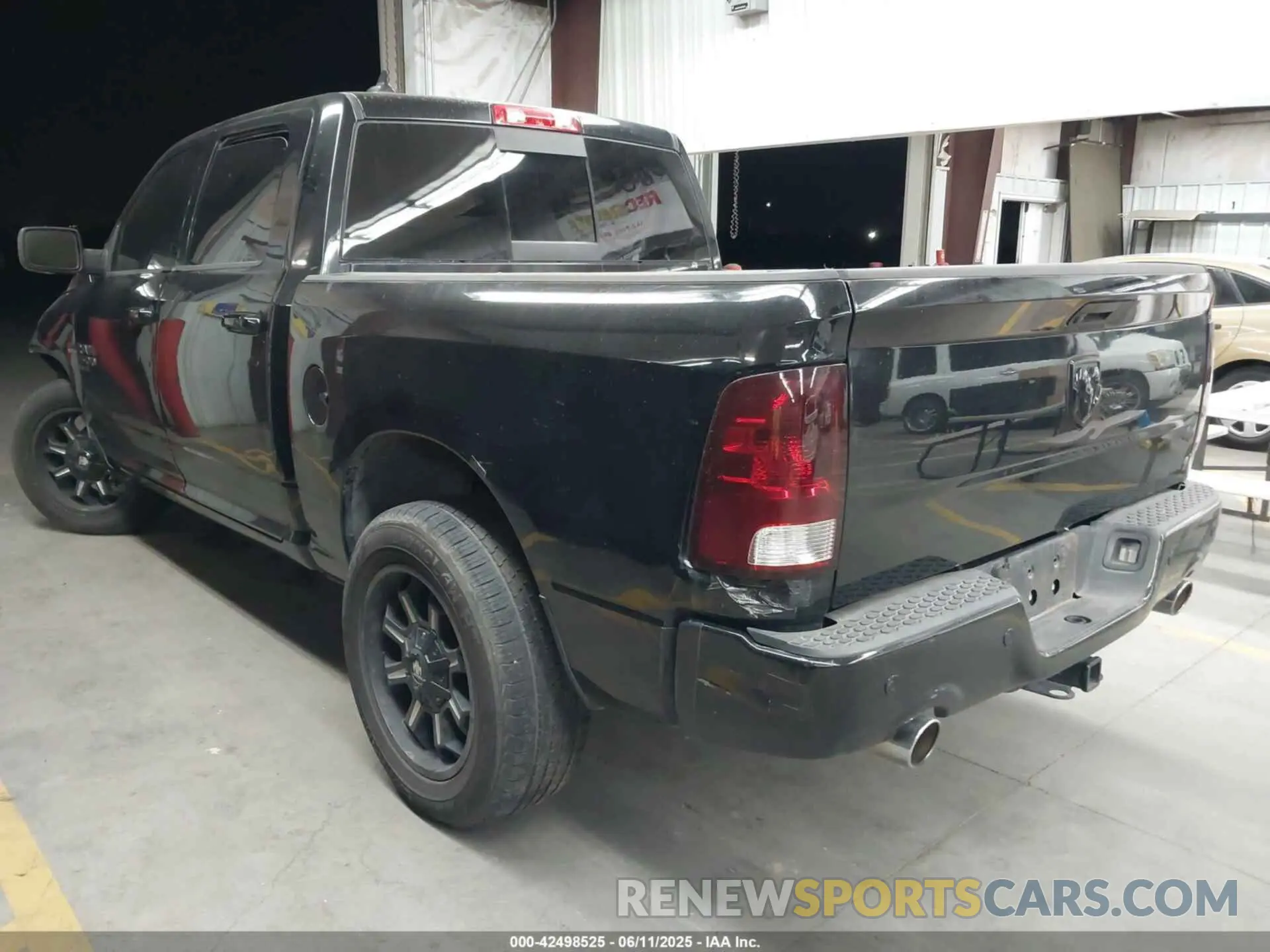 3 Photograph of a damaged car 1C6RR6LT9KS665239 RAM 1500 CLASSIC 2019