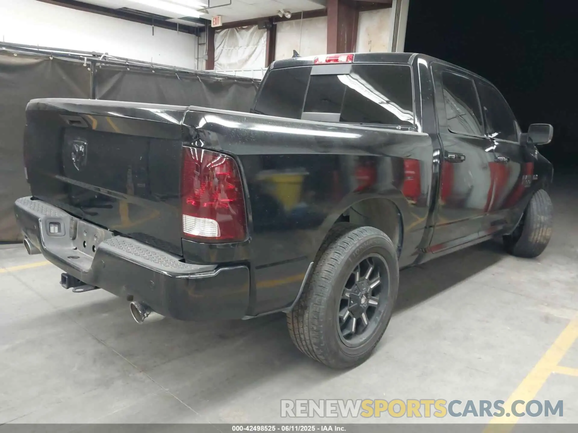 4 Photograph of a damaged car 1C6RR6LT9KS665239 RAM 1500 CLASSIC 2019