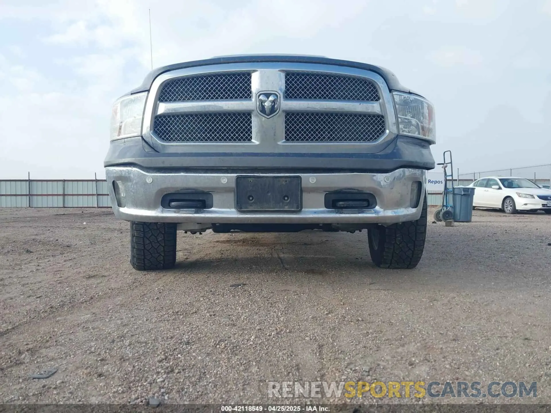 17 Photograph of a damaged car 1C6RR6LTXKS602604 RAM 1500 CLASSIC 2019