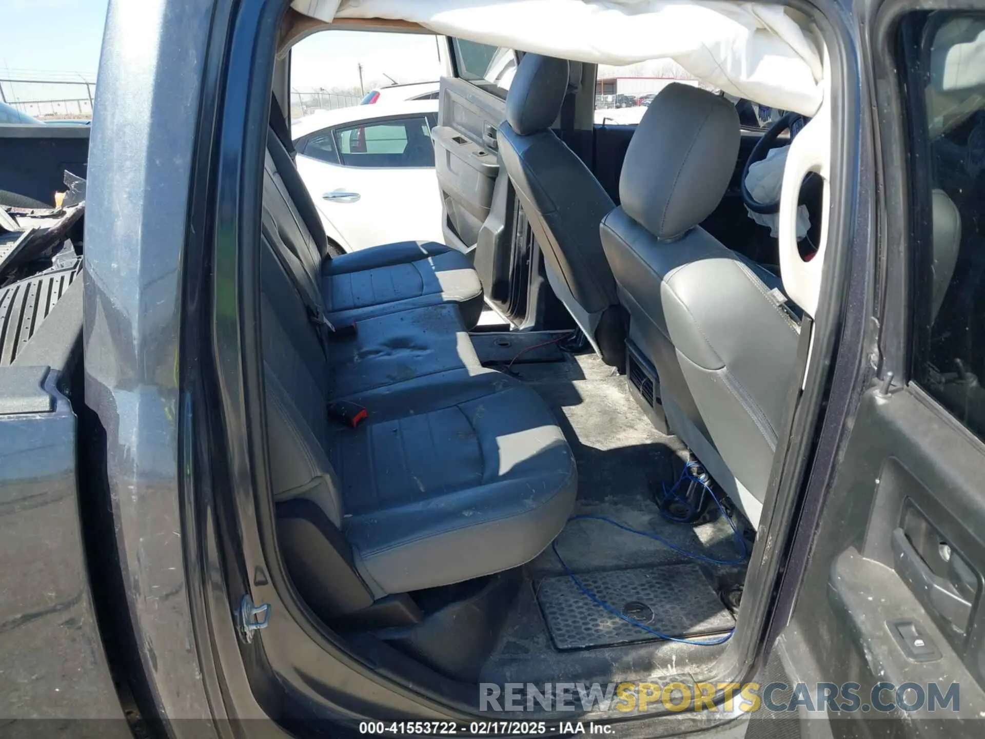 8 Photograph of a damaged car 1C6RR6ST7KS546087 RAM 1500 CLASSIC 2019