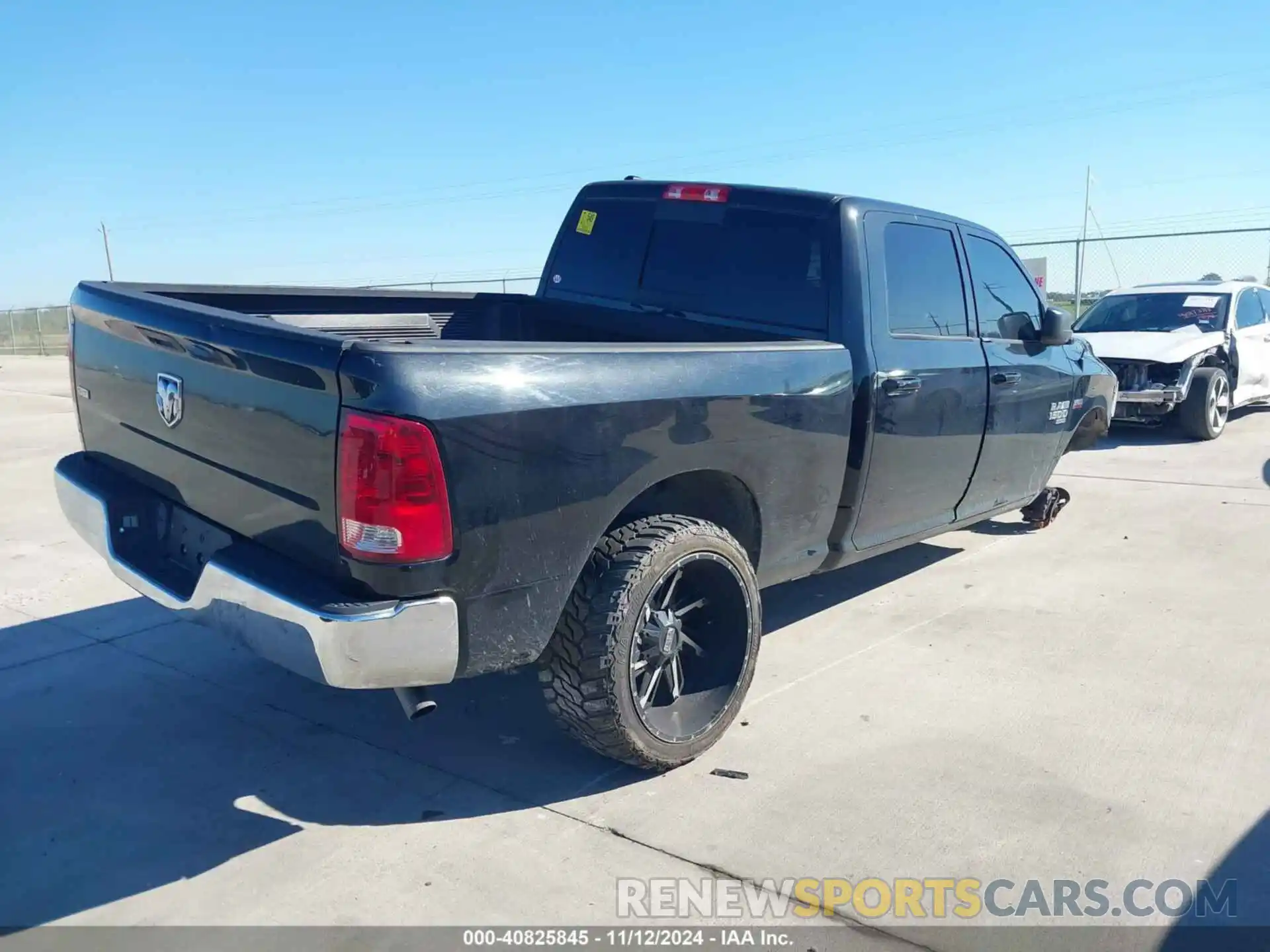 4 Photograph of a damaged car 1C6RR6TT0KS572044 RAM 1500 CLASSIC 2019