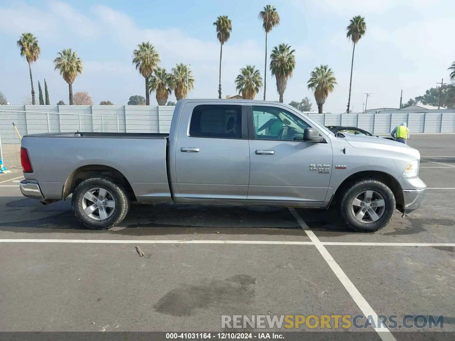 13 Photograph of a damaged car 1C6RR6TT1KS633367 RAM 1500 CLASSIC 2019