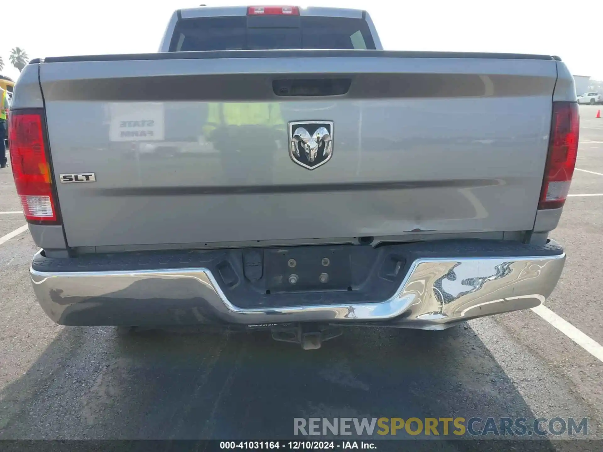 6 Photograph of a damaged car 1C6RR6TT1KS633367 RAM 1500 CLASSIC 2019