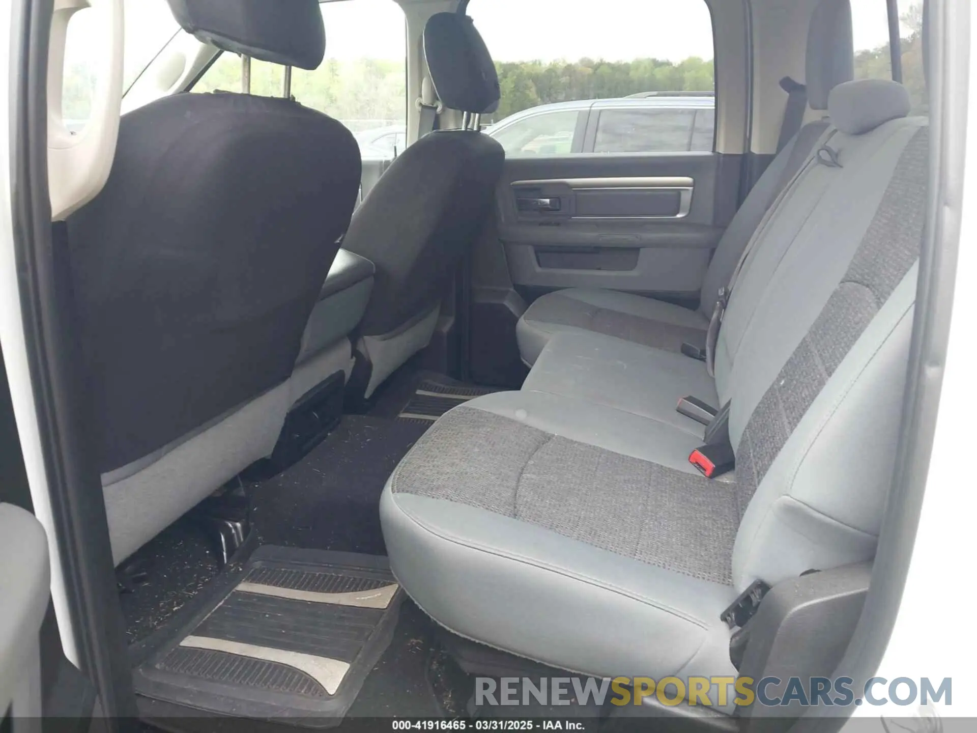 8 Photograph of a damaged car 1C6RR6TT2KS608638 RAM 1500 CLASSIC 2019