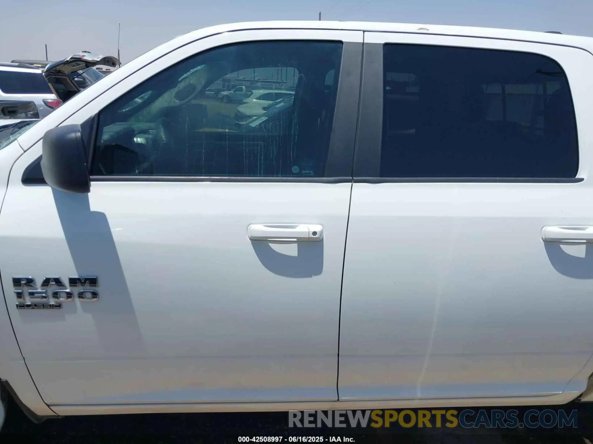 14 Photograph of a damaged car 1C6RR6TT2KS704723 RAM 1500 CLASSIC 2019