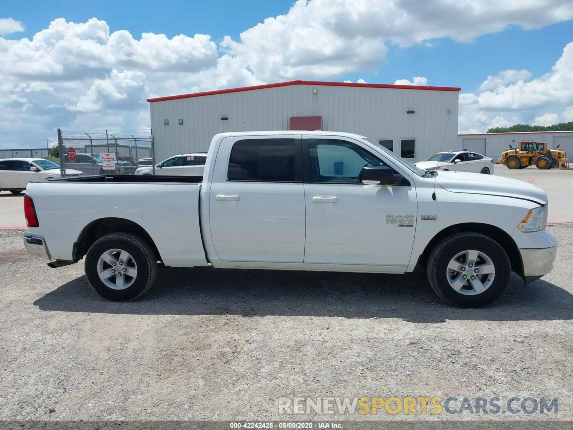 13 Photograph of a damaged car 1C6RR6TT2KS727256 RAM 1500 CLASSIC 2019