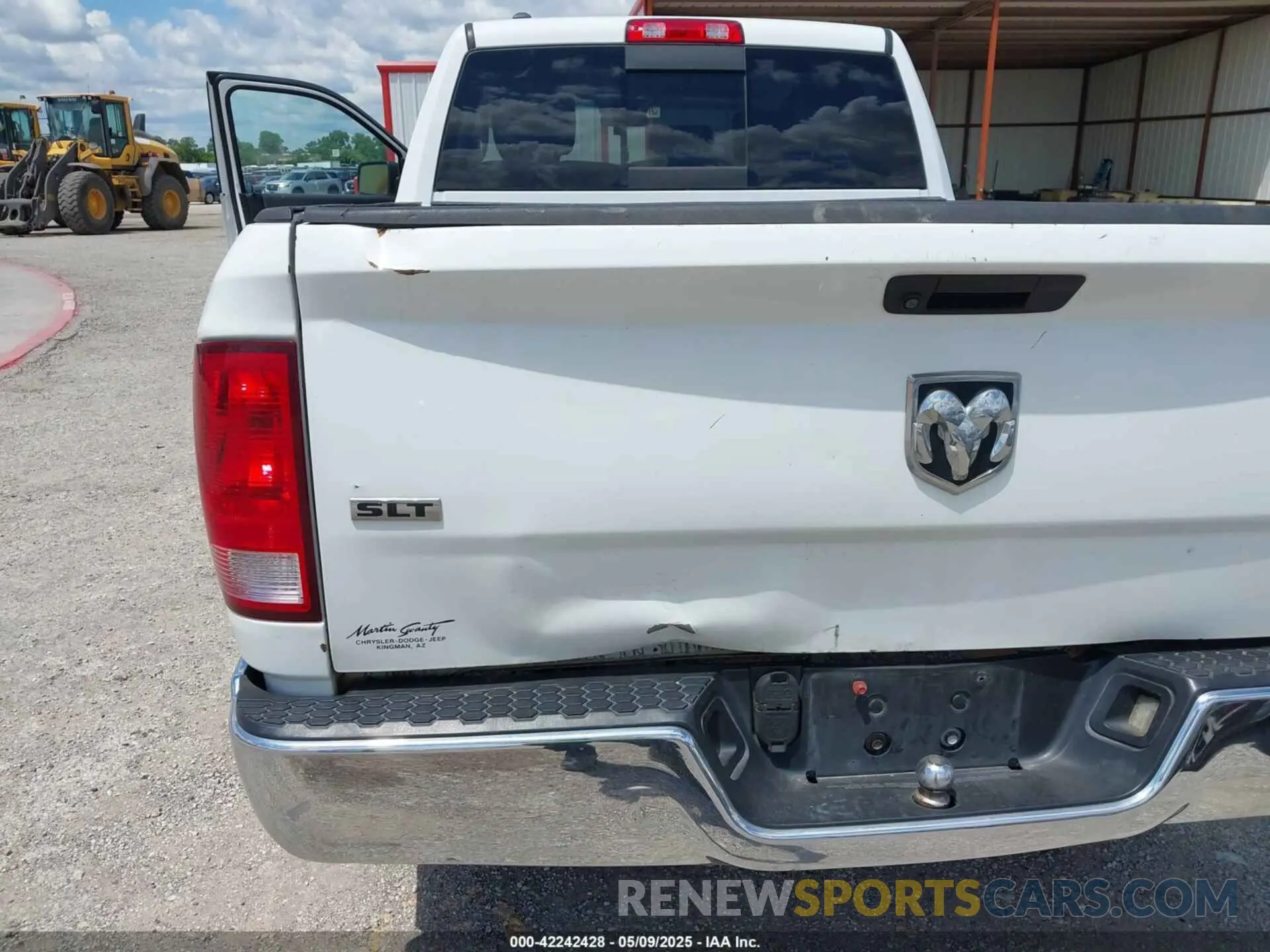 6 Photograph of a damaged car 1C6RR6TT2KS727256 RAM 1500 CLASSIC 2019