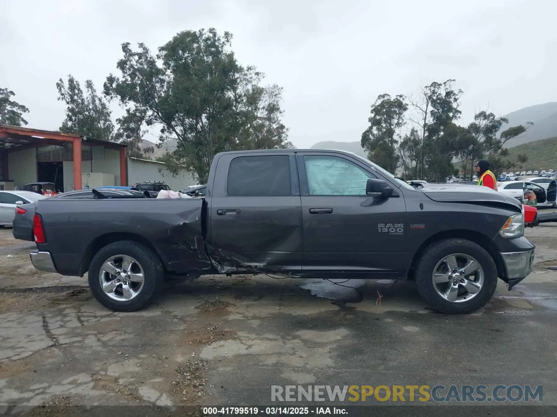 13 Photograph of a damaged car 1C6RR6TT5KS512552 RAM 1500 CLASSIC 2019