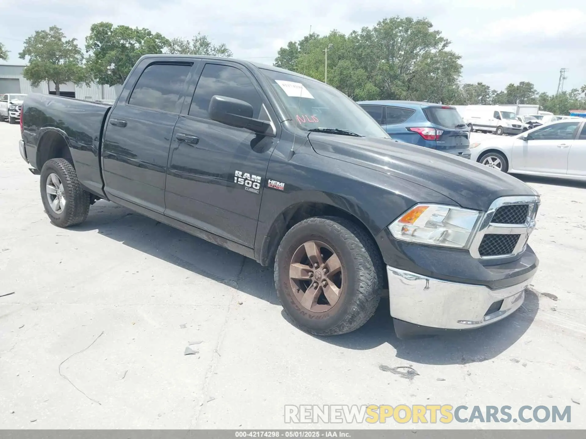 1 Photograph of a damaged car 1C6RR6TT5KS561556 RAM 1500 CLASSIC 2019