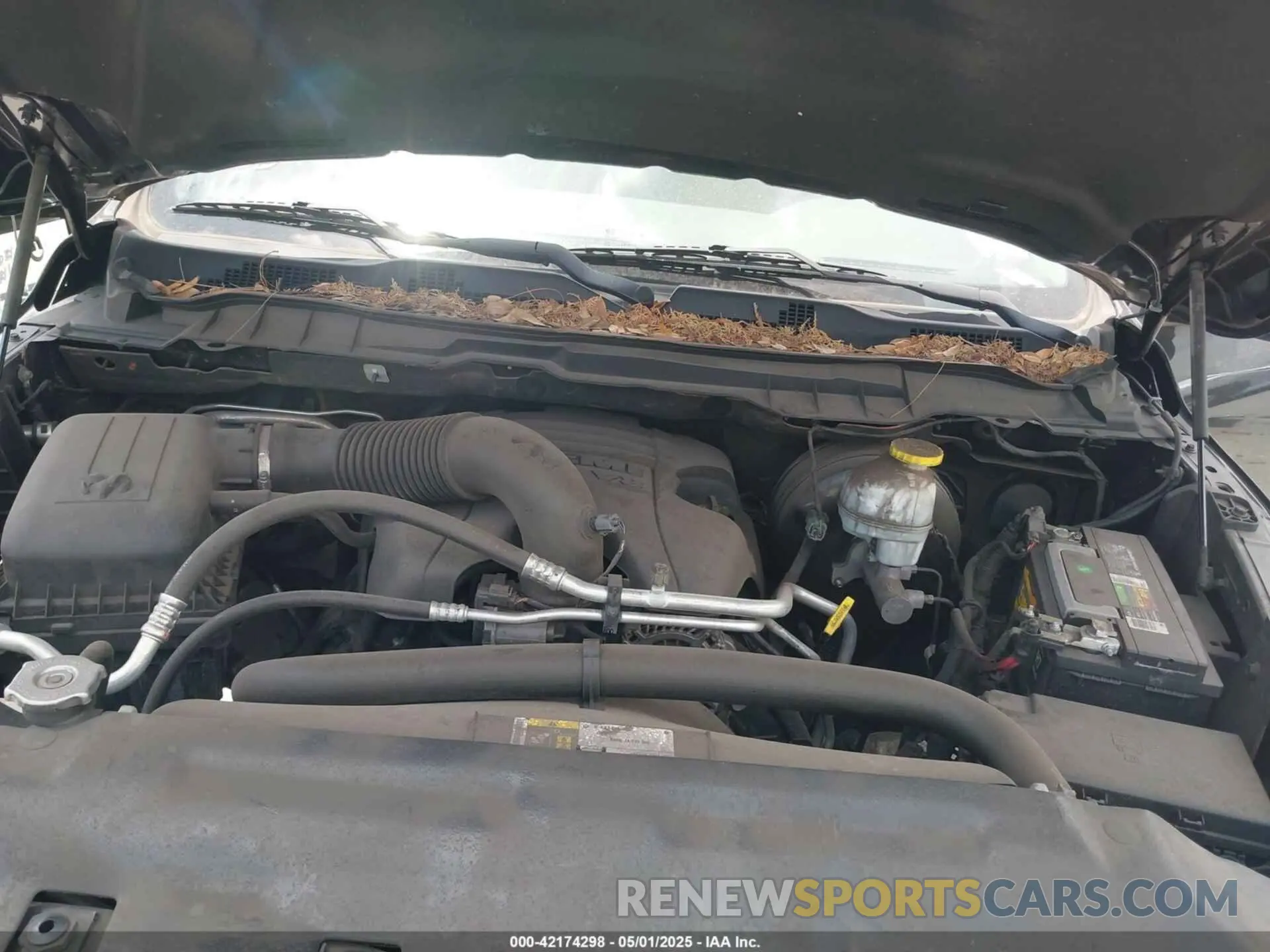 10 Photograph of a damaged car 1C6RR6TT5KS561556 RAM 1500 CLASSIC 2019