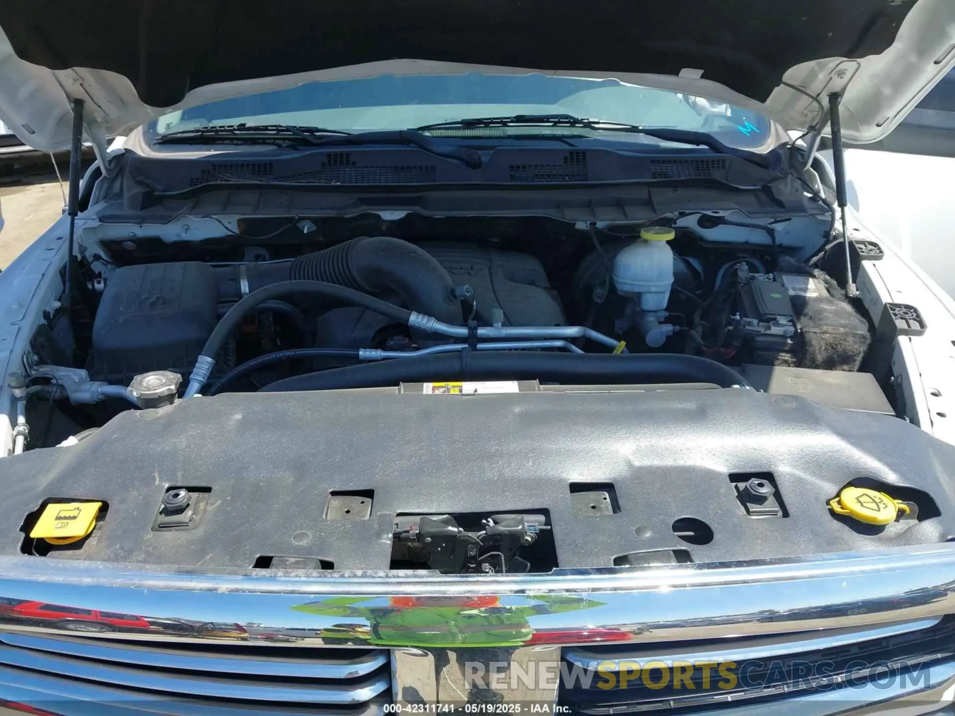 10 Photograph of a damaged car 1C6RR6TT5KS608648 RAM 1500 CLASSIC 2019